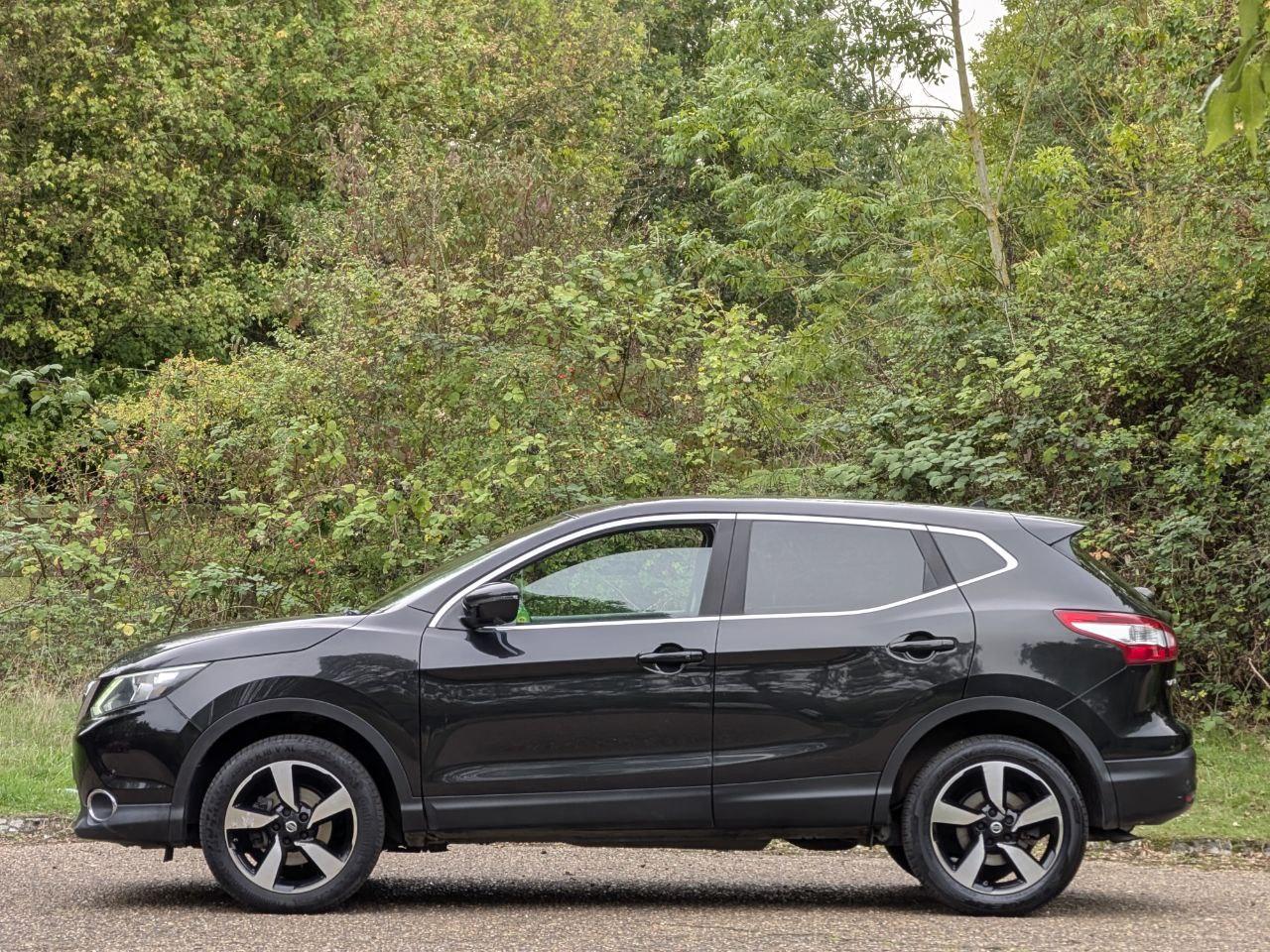 Nissan Qashqai 1.2 DIG-T N-Connecta SUV 5dr Petrol Manual 2WD Euro 6 (s/s) (115 ps)