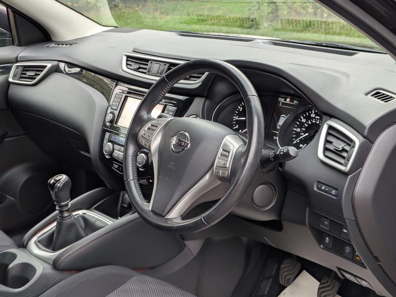Nissan Qashqai 1.2 DIG-T N-Connecta SUV 5dr Petrol Manual 2WD Euro 6 (s/s) (115 ps)