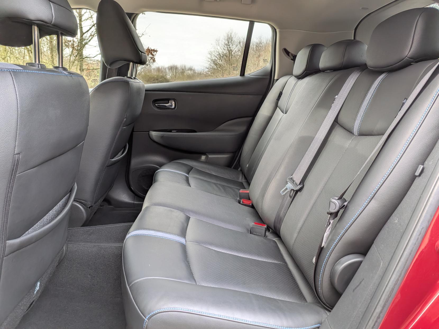 Nissan Leaf 40kWh Tekna Hatchback 5dr Electric Auto (150 ps)