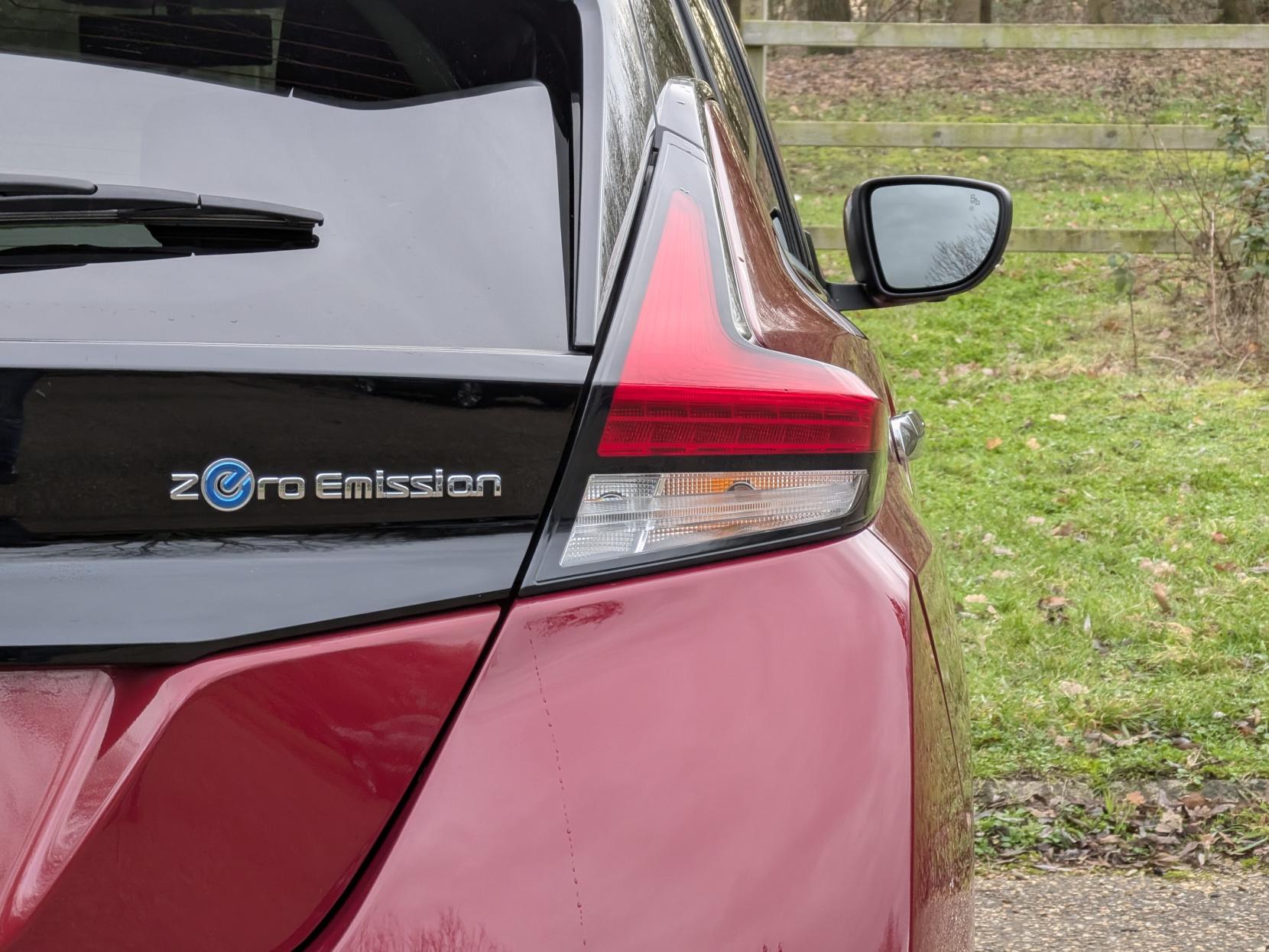 Nissan Leaf 40kWh Tekna Hatchback 5dr Electric Auto (150 ps)