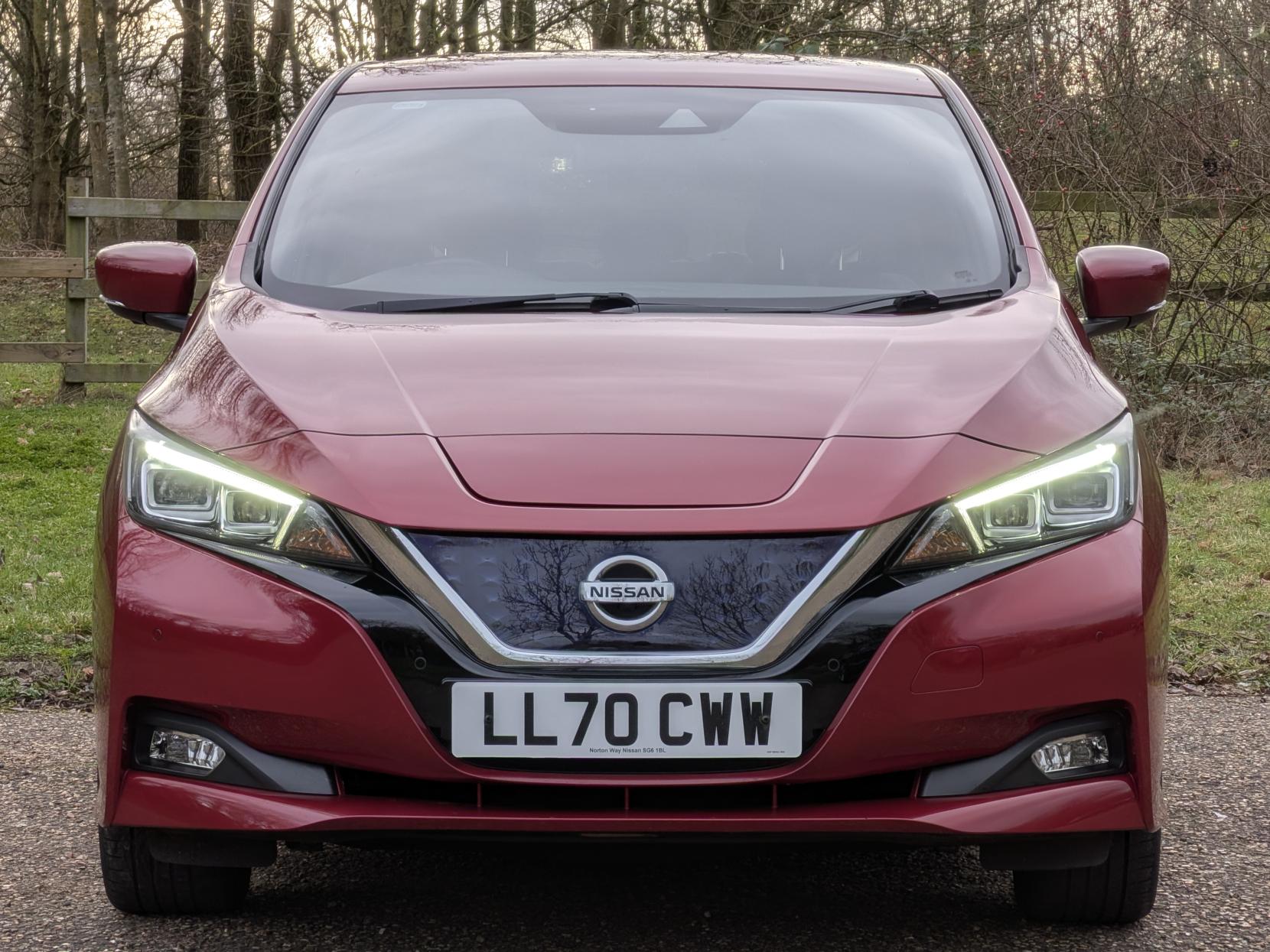 Nissan Leaf 40kWh Tekna Hatchback 5dr Electric Auto (150 ps)