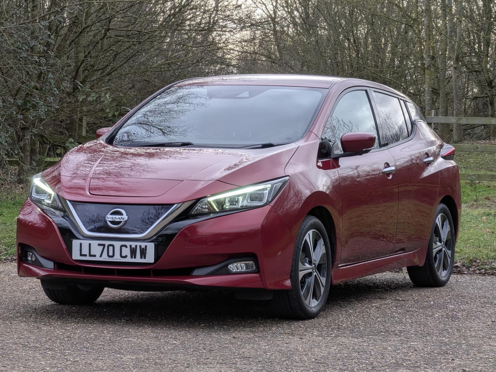 Nissan Leaf 40kWh Tekna Hatchback 5dr Electric Auto (150 ps)
