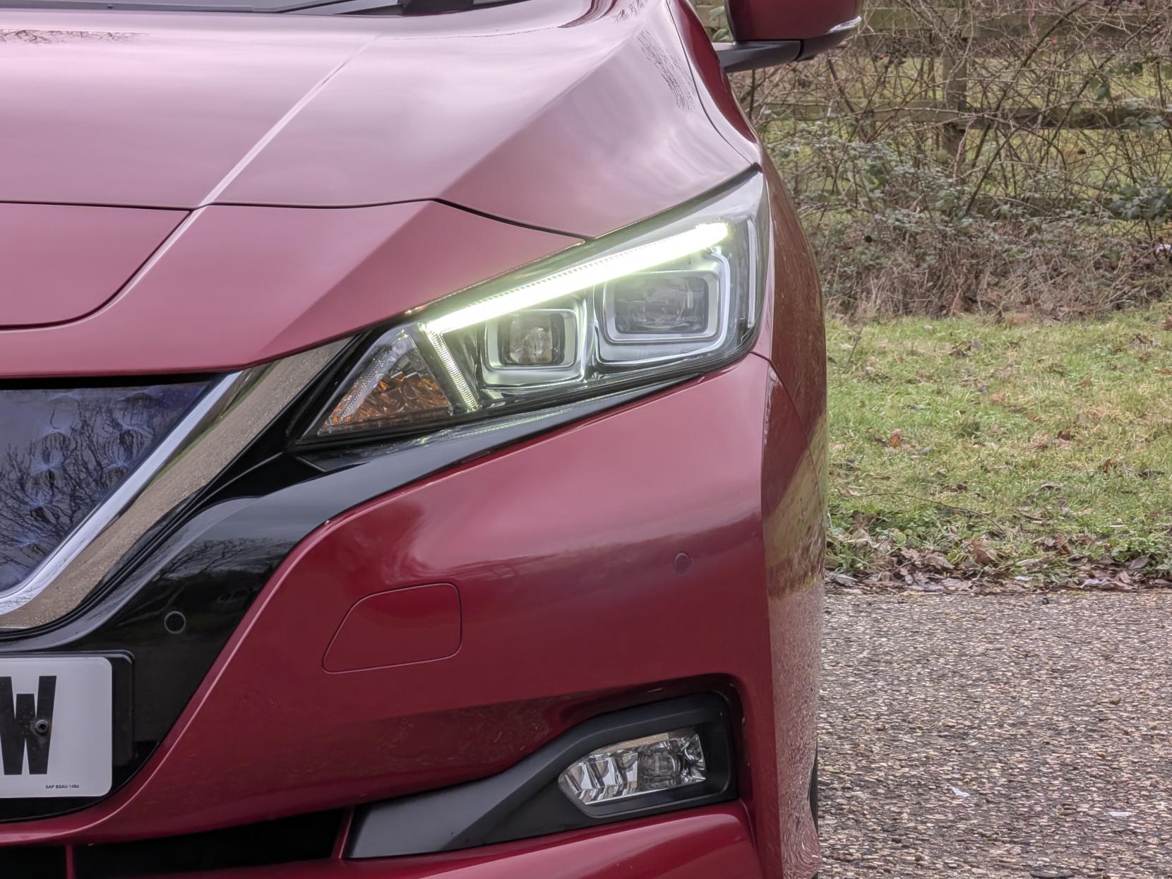 Nissan Leaf 40kWh Tekna Hatchback 5dr Electric Auto (150 ps)