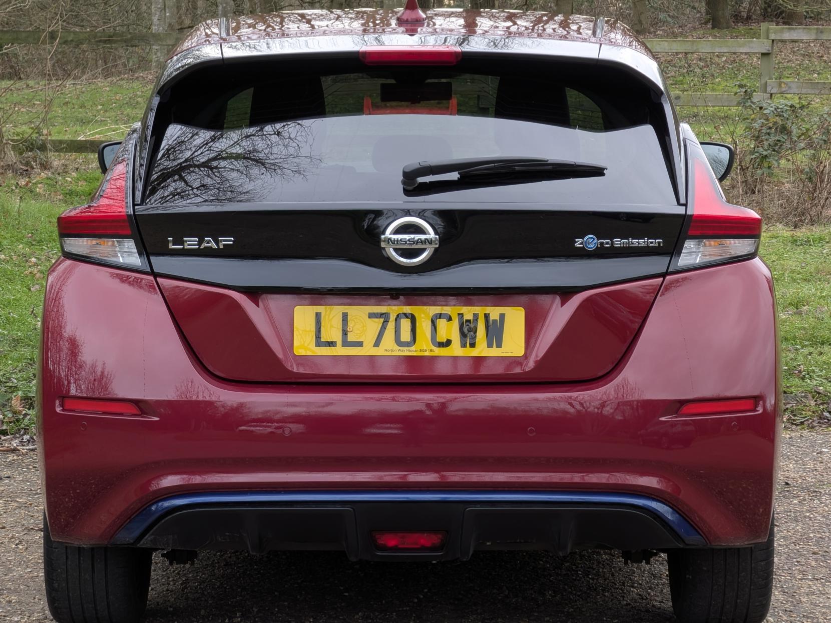 Nissan Leaf 40kWh Tekna Hatchback 5dr Electric Auto (150 ps)
