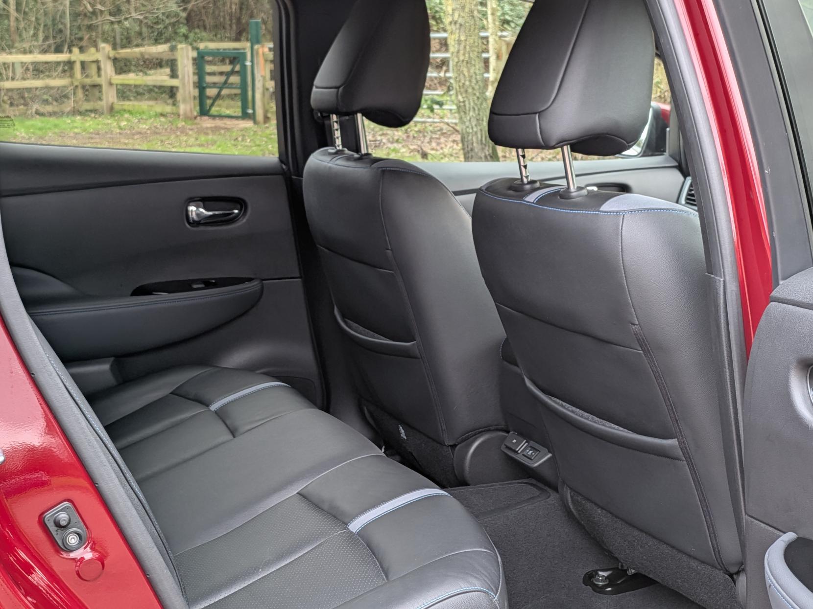 Nissan Leaf 40kWh Tekna Hatchback 5dr Electric Auto (150 ps)