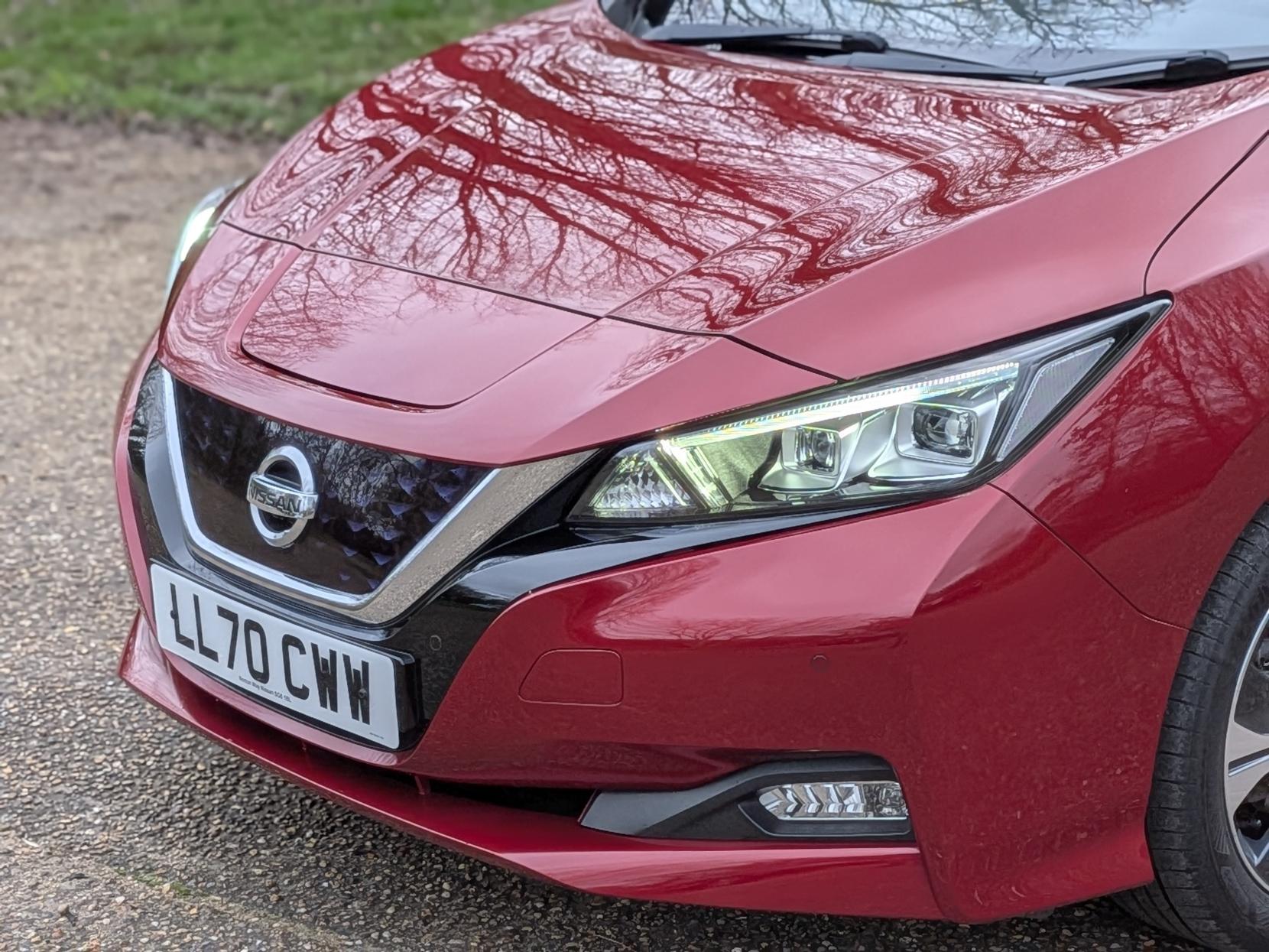 Nissan Leaf 40kWh Tekna Hatchback 5dr Electric Auto (150 ps)