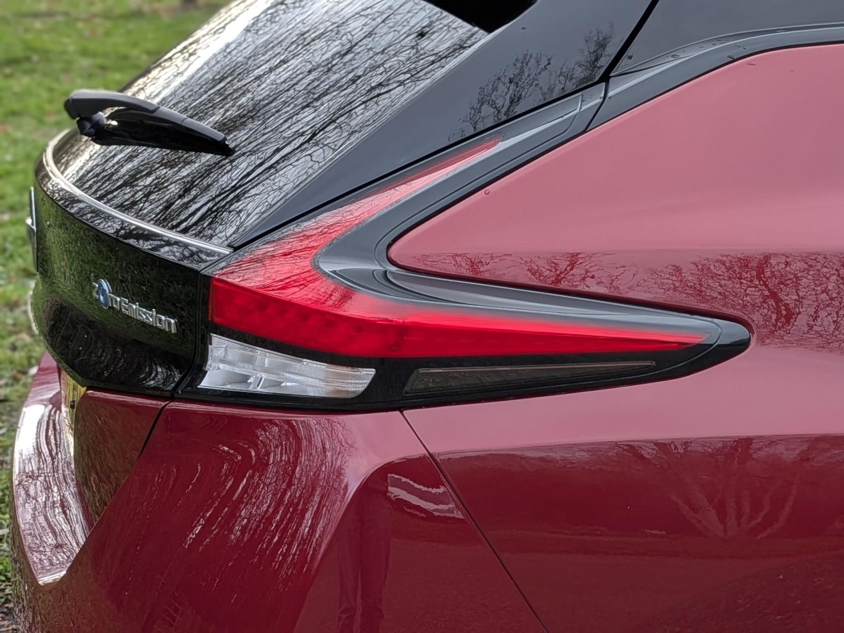 Nissan Leaf 40kWh Tekna Hatchback 5dr Electric Auto (150 ps)