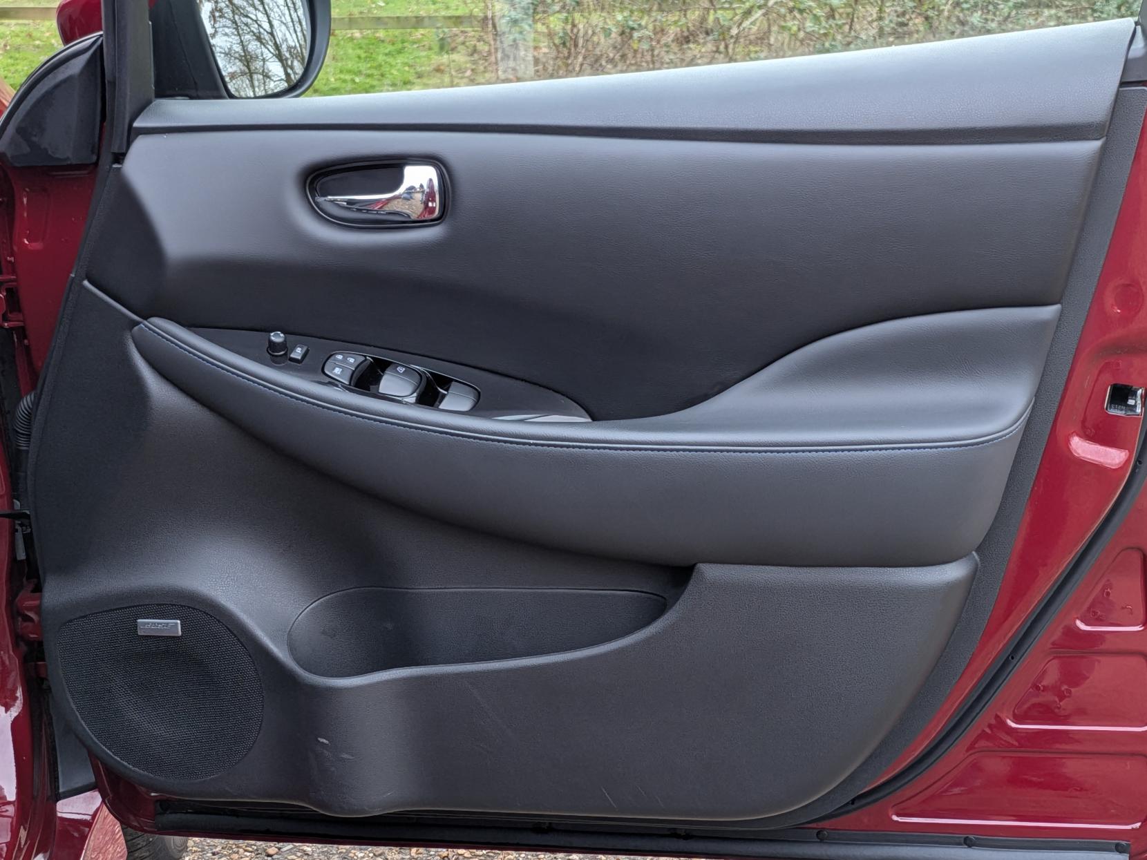 Nissan Leaf 40kWh Tekna Hatchback 5dr Electric Auto (150 ps)