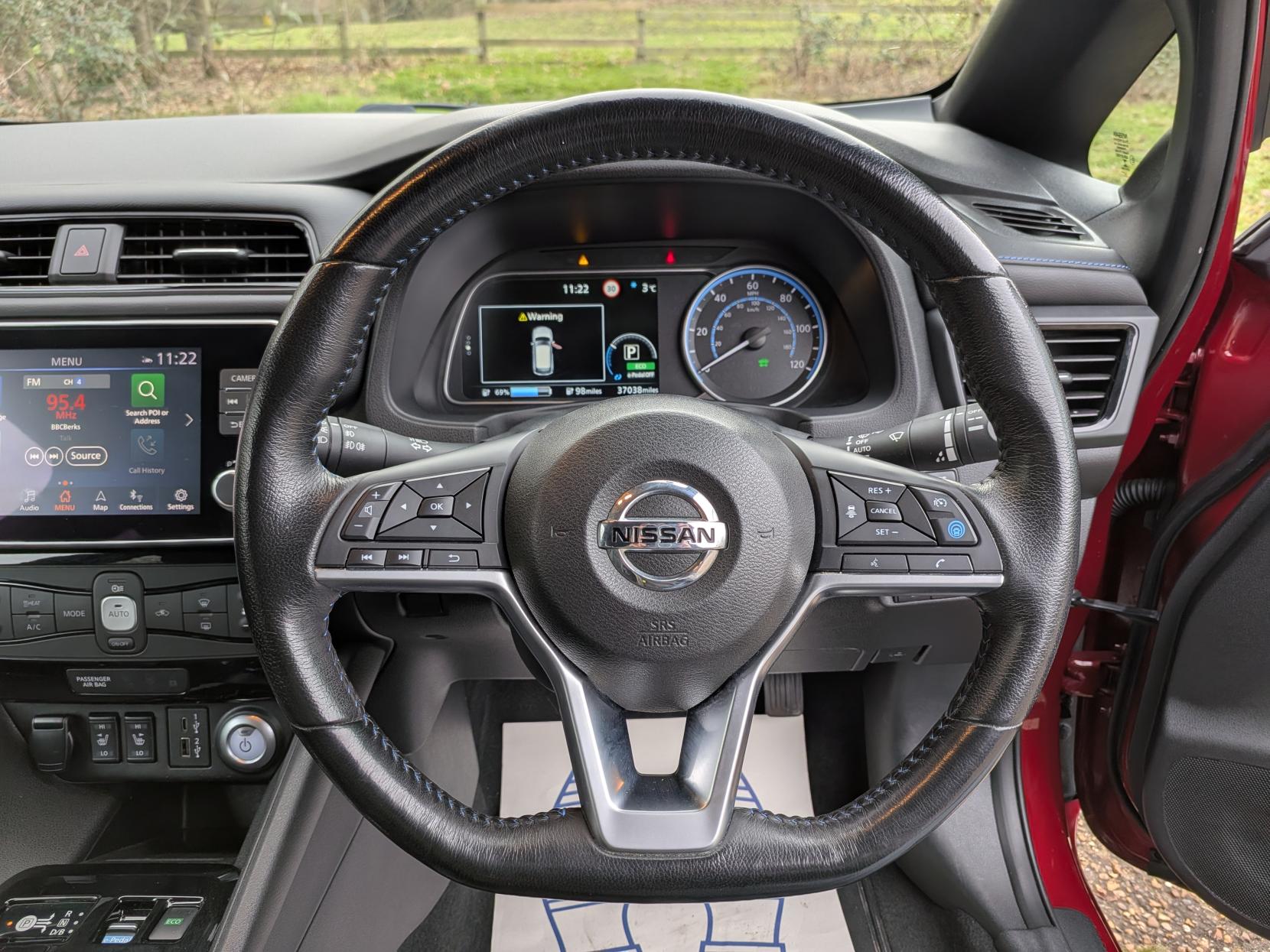 Nissan Leaf 40kWh Tekna Hatchback 5dr Electric Auto (150 ps)