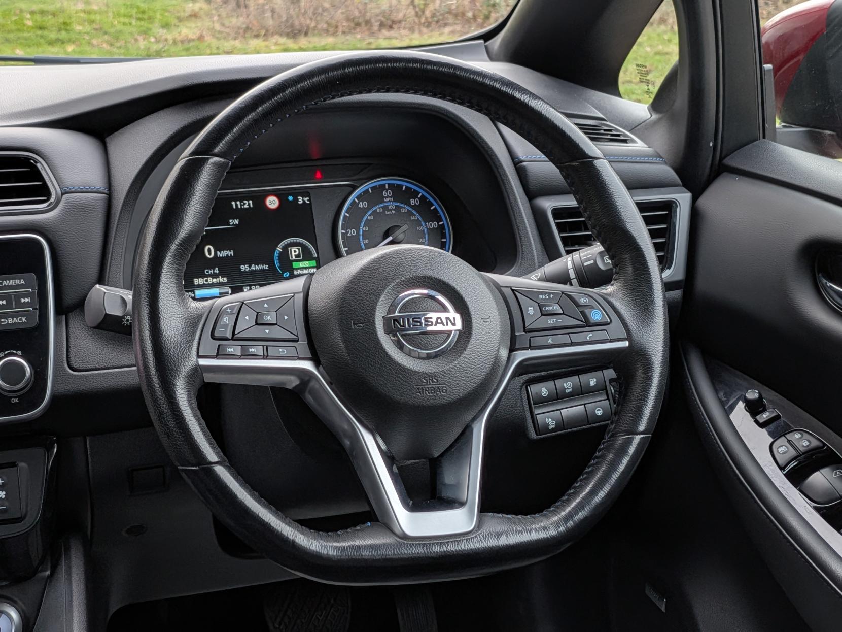 Nissan Leaf 40kWh Tekna Hatchback 5dr Electric Auto (150 ps)