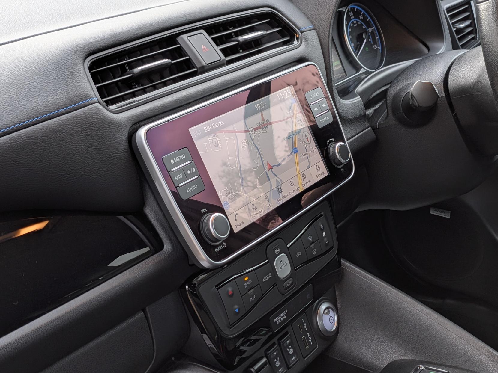 Nissan Leaf 40kWh Tekna Hatchback 5dr Electric Auto (150 ps)