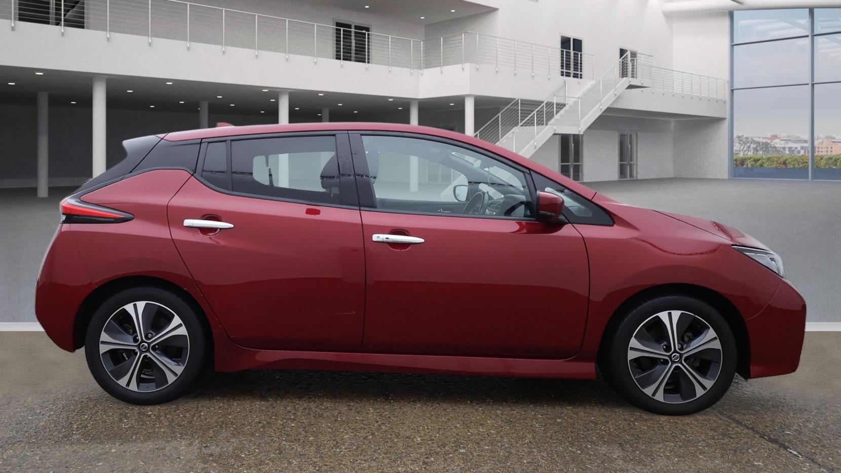 Nissan Leaf 40kWh Tekna Hatchback 5dr Electric Auto (150 ps)