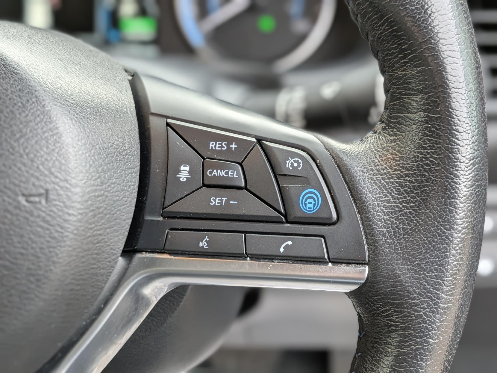 Nissan Leaf 40kWh Tekna Hatchback 5dr Electric Auto (150 ps)