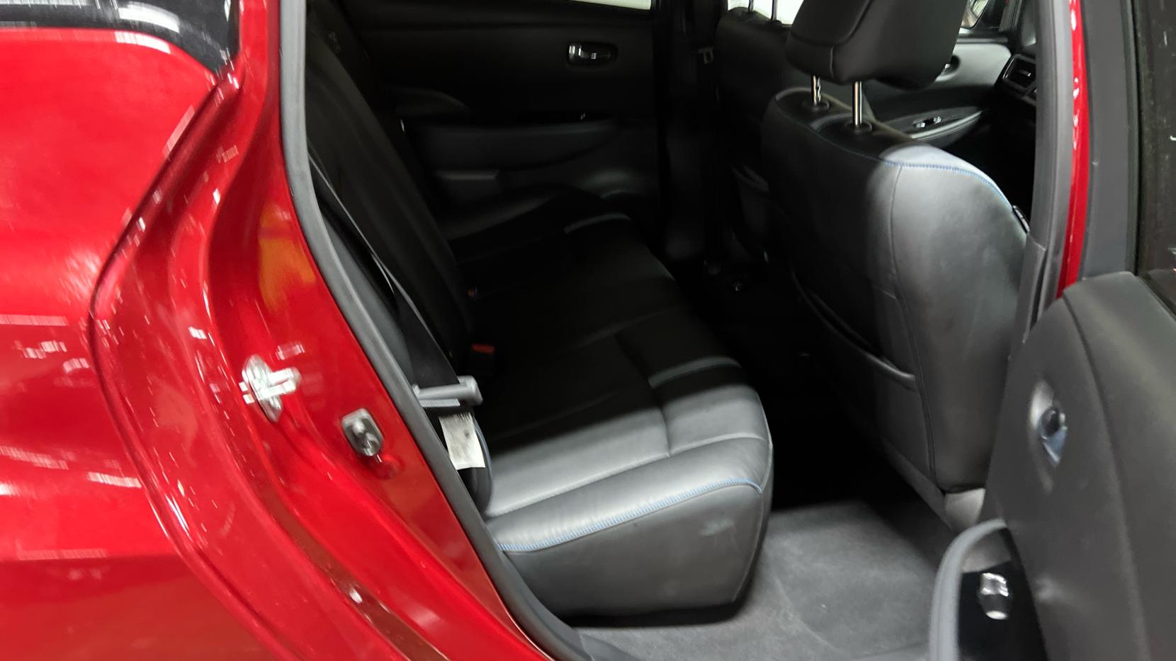 Nissan Leaf 40kWh Tekna Hatchback 5dr Electric Auto (150 ps)