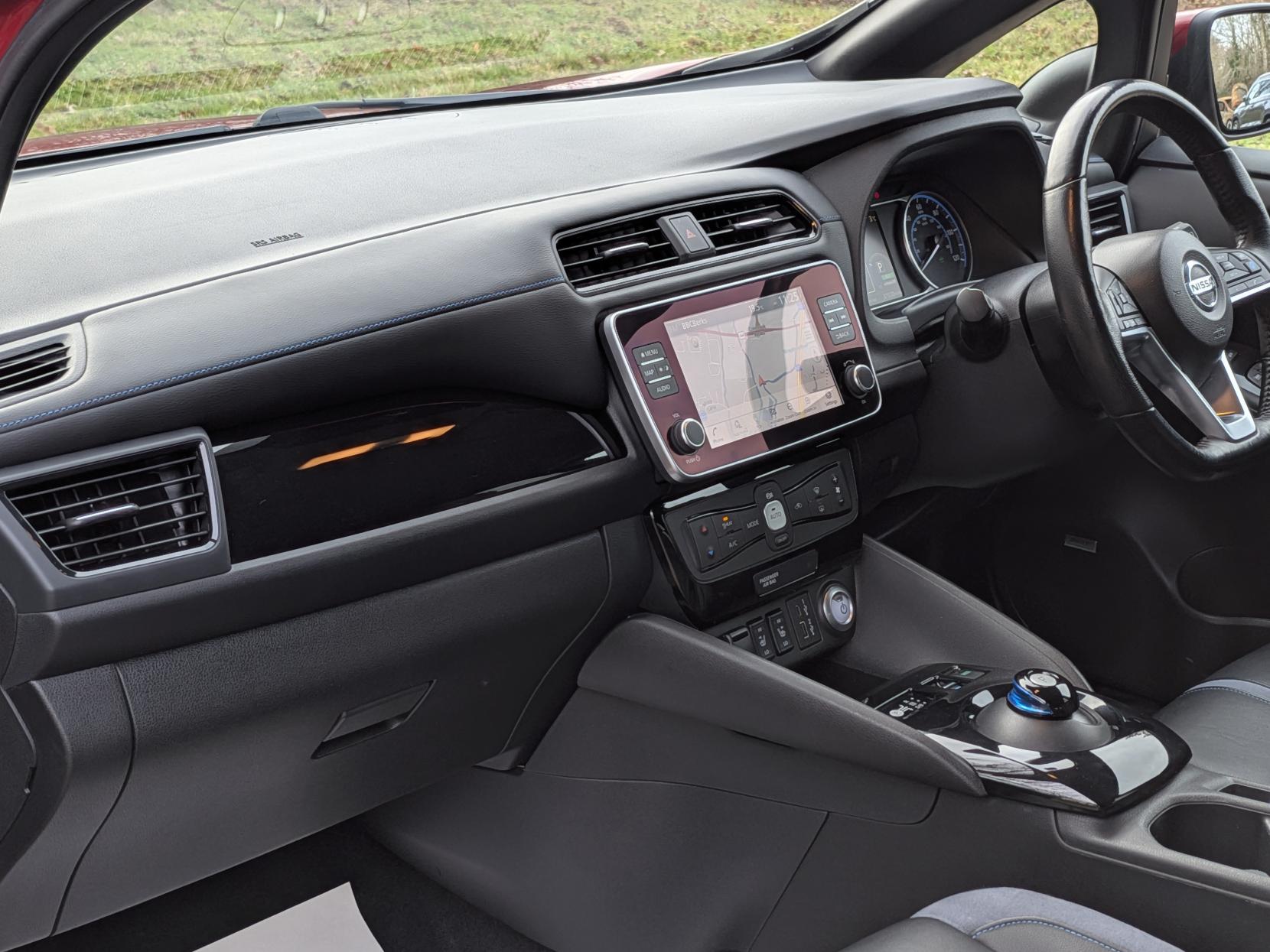 Nissan Leaf 40kWh Tekna Hatchback 5dr Electric Auto (150 ps)