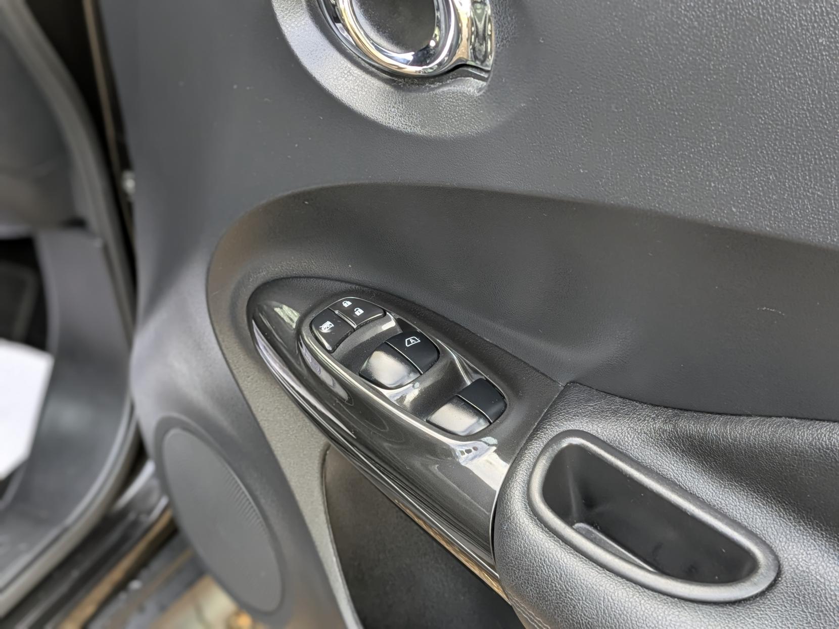 Nissan Juke 1.2 DIG-T Tekna SUV 5dr Petrol Manual Euro 6 (s/s) (115 ps)