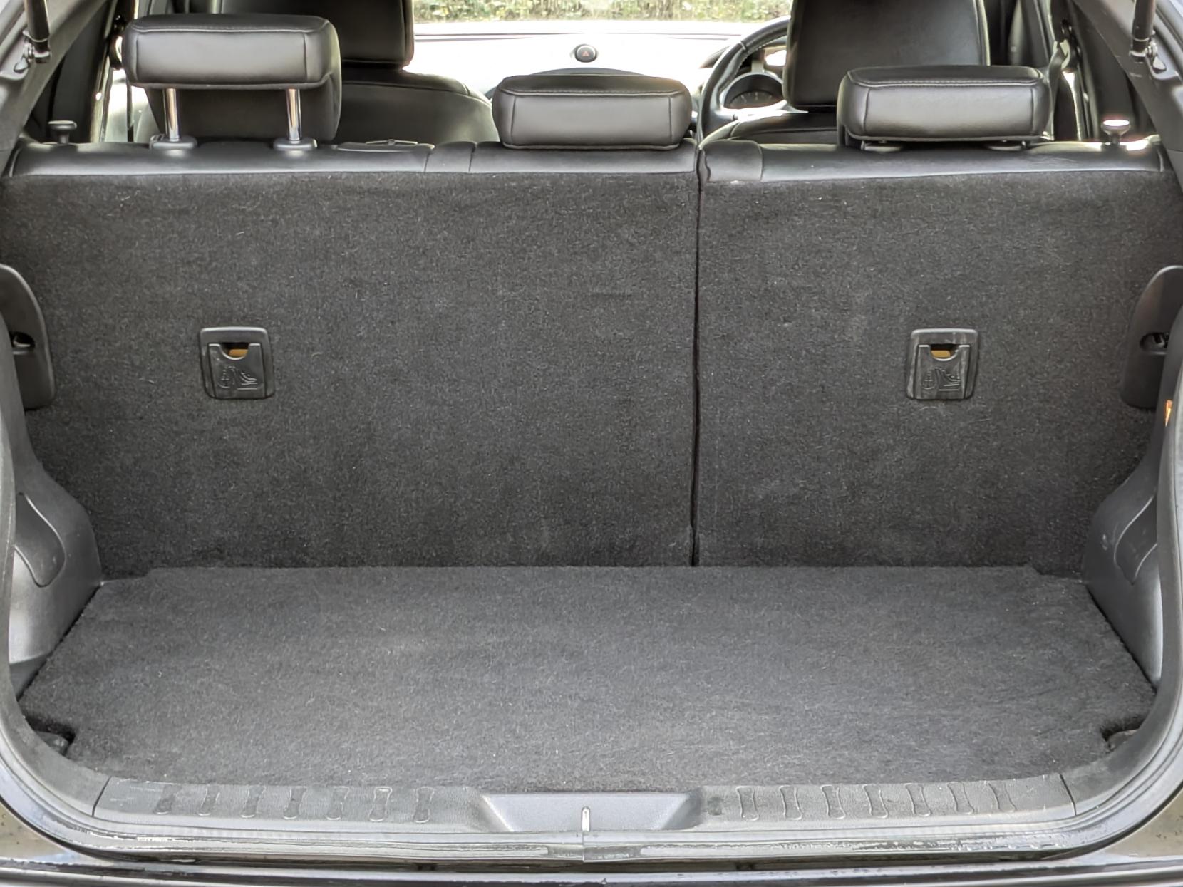 Nissan Juke 1.2 DIG-T Tekna SUV 5dr Petrol Manual Euro 6 (s/s) (115 ps)