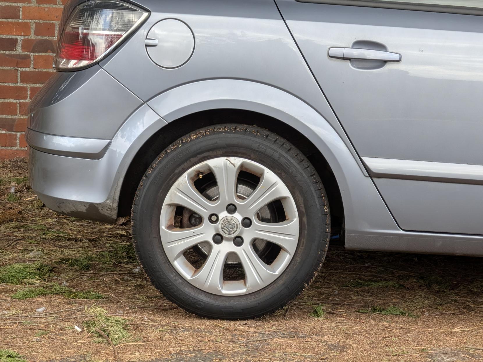 Vauxhall Astra 1.6 VVT 16v Breeze Hatchback 5dr Petrol Manual (156 g/km, 113 bhp)