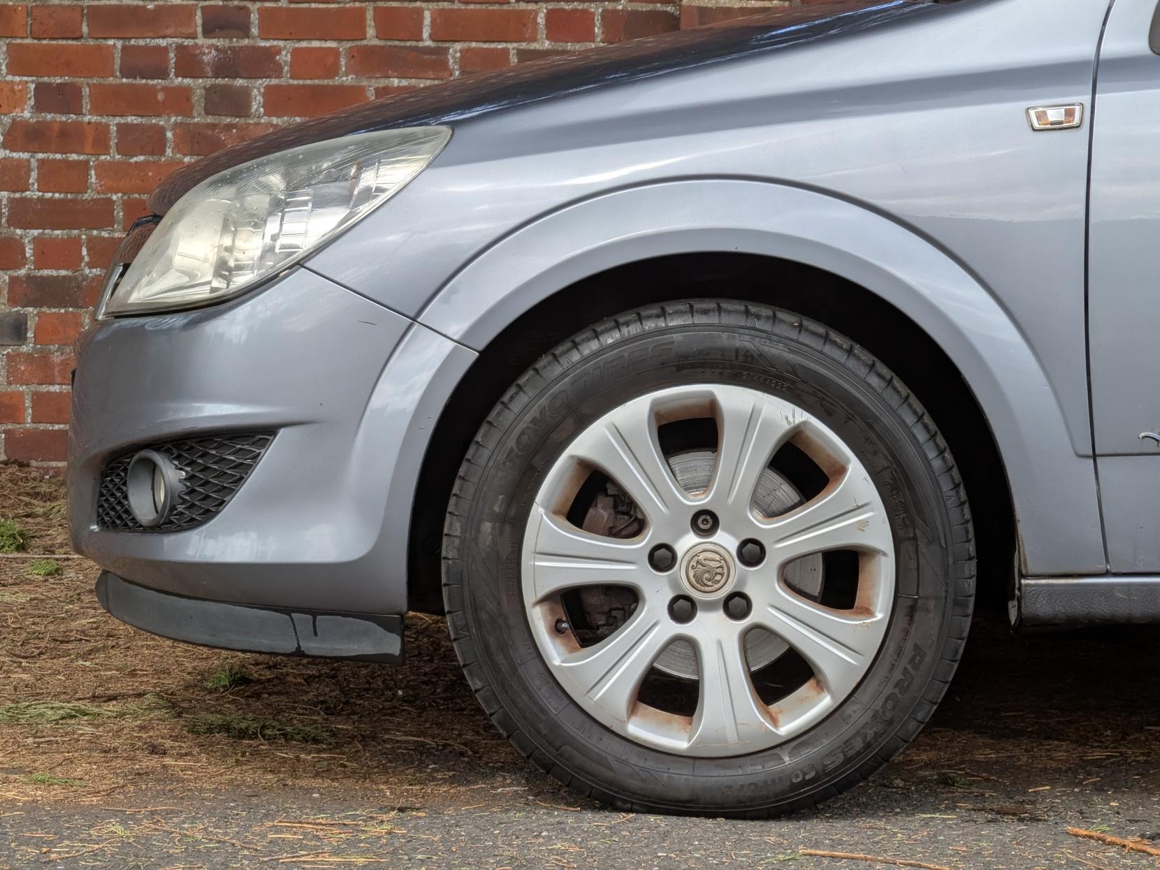 Vauxhall Astra 1.6 VVT 16v Breeze Hatchback 5dr Petrol Manual (156 g/km, 113 bhp)