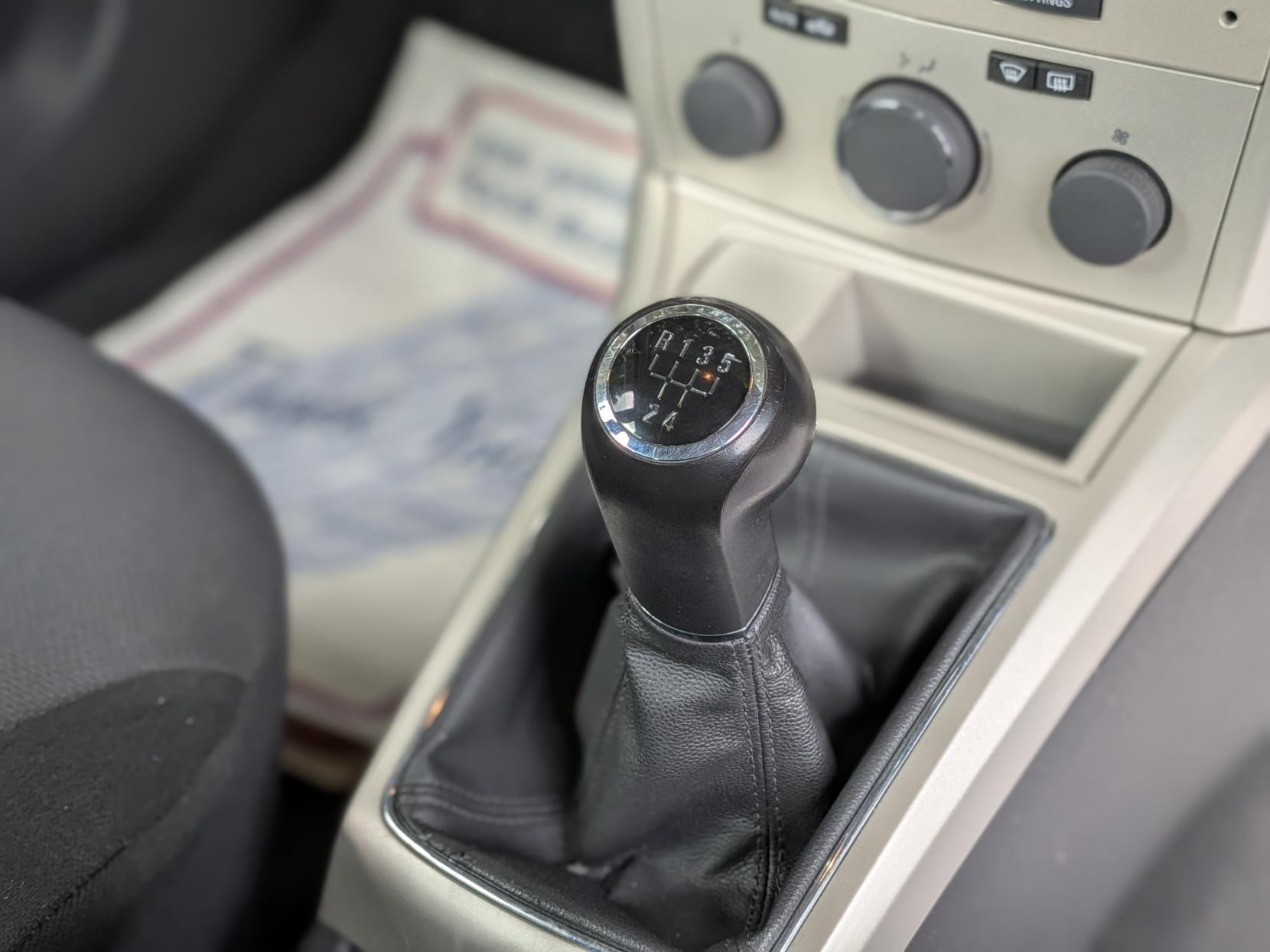 Vauxhall Astra 1.6 VVT 16v Breeze Hatchback 5dr Petrol Manual (156 g/km, 113 bhp)