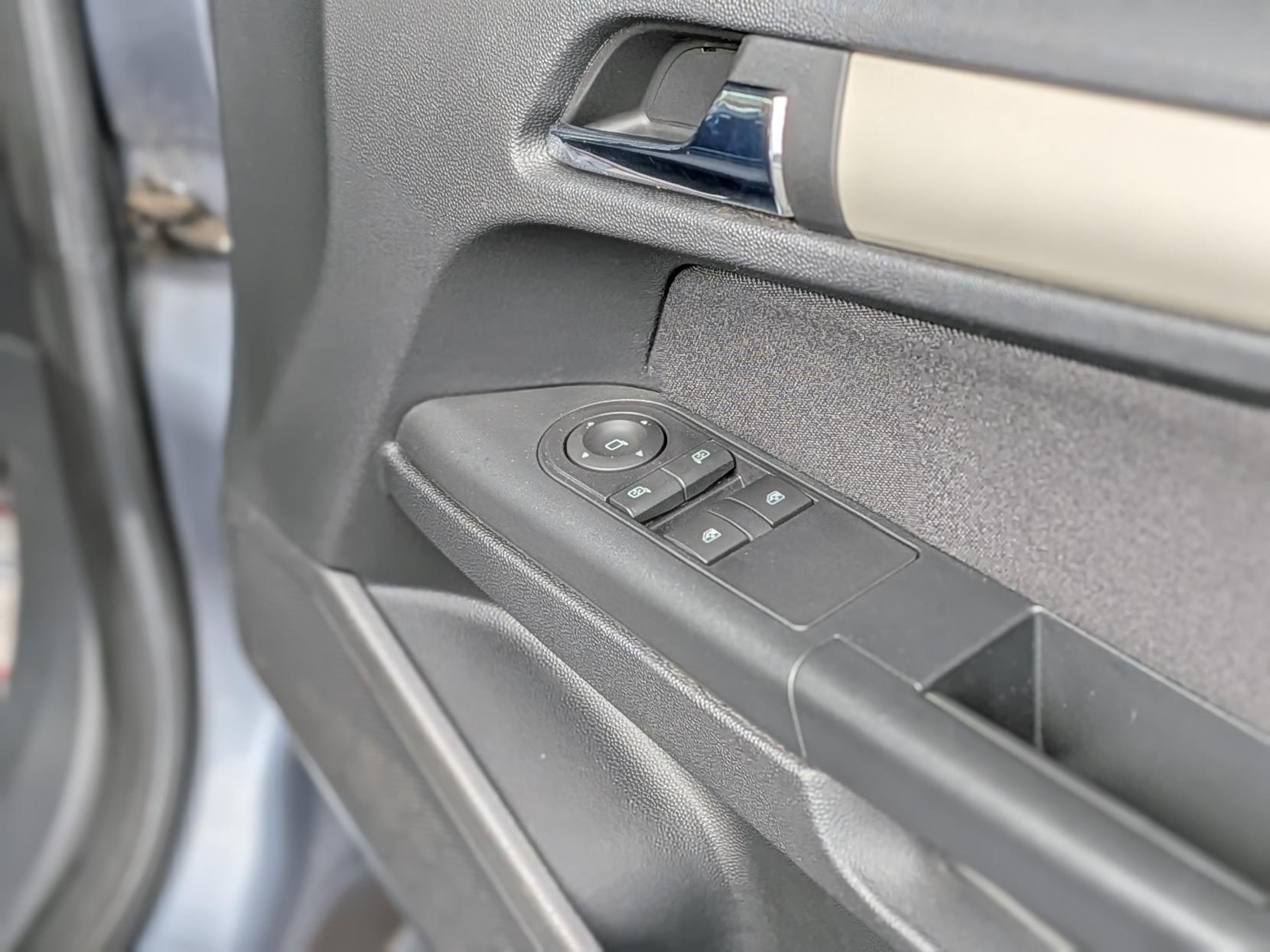 Vauxhall Astra 1.6 VVT 16v Breeze Hatchback 5dr Petrol Manual (156 g/km, 113 bhp)