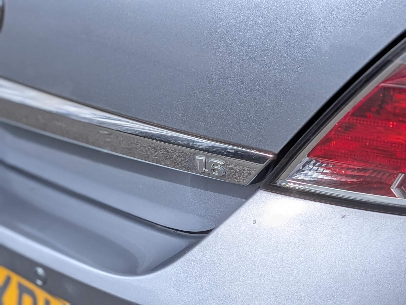 Vauxhall Astra 1.6 VVT 16v Breeze Hatchback 5dr Petrol Manual (156 g/km, 113 bhp)