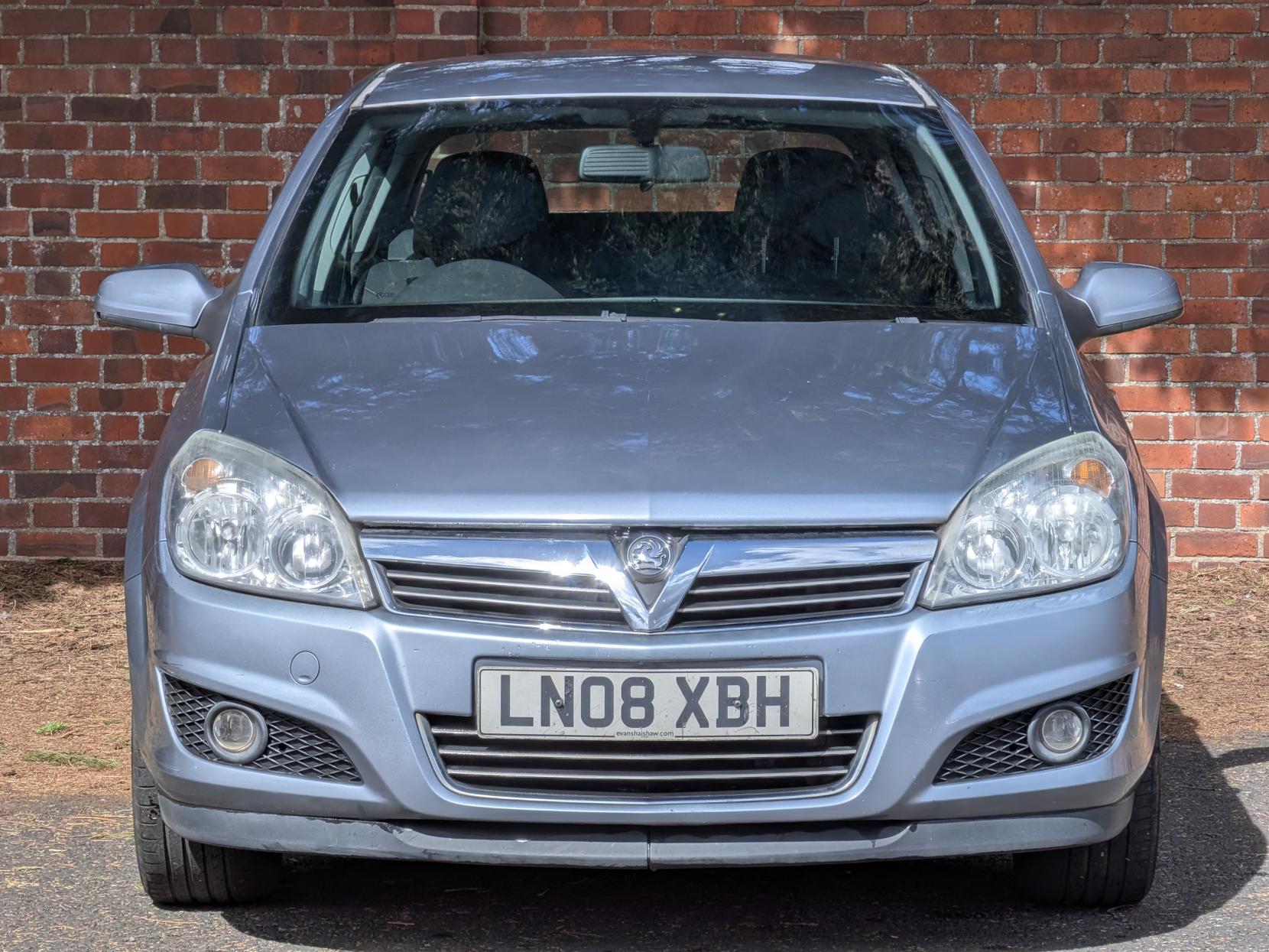 Vauxhall Astra 1.6 VVT 16v Breeze Hatchback 5dr Petrol Manual (156 g/km, 113 bhp)