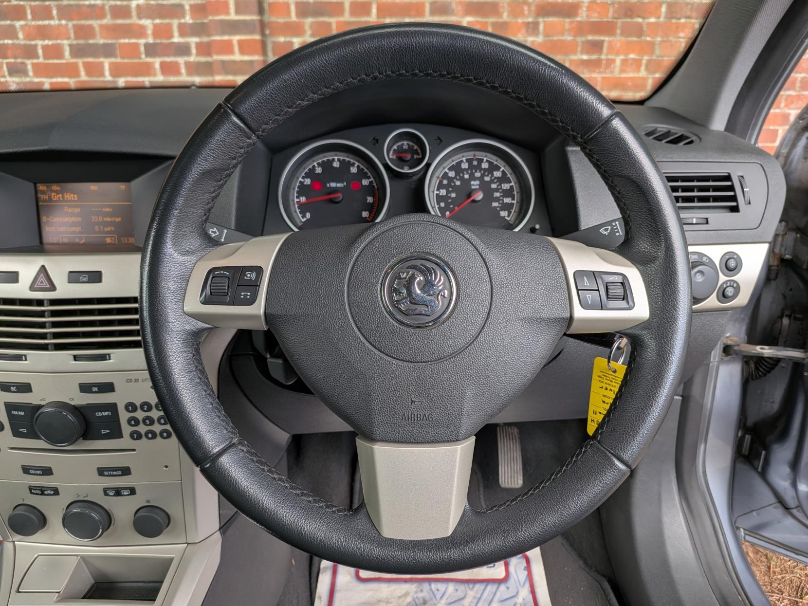 Vauxhall Astra 1.6 VVT 16v Breeze Hatchback 5dr Petrol Manual (156 g/km, 113 bhp)