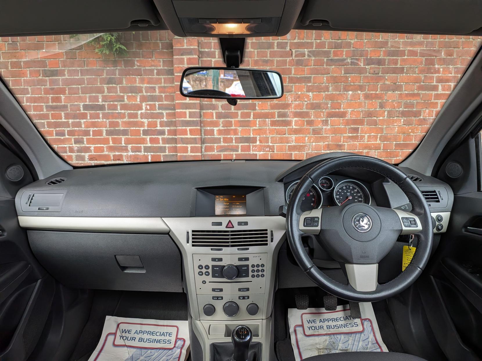 Vauxhall Astra 1.6 VVT 16v Breeze Hatchback 5dr Petrol Manual (156 g/km, 113 bhp)