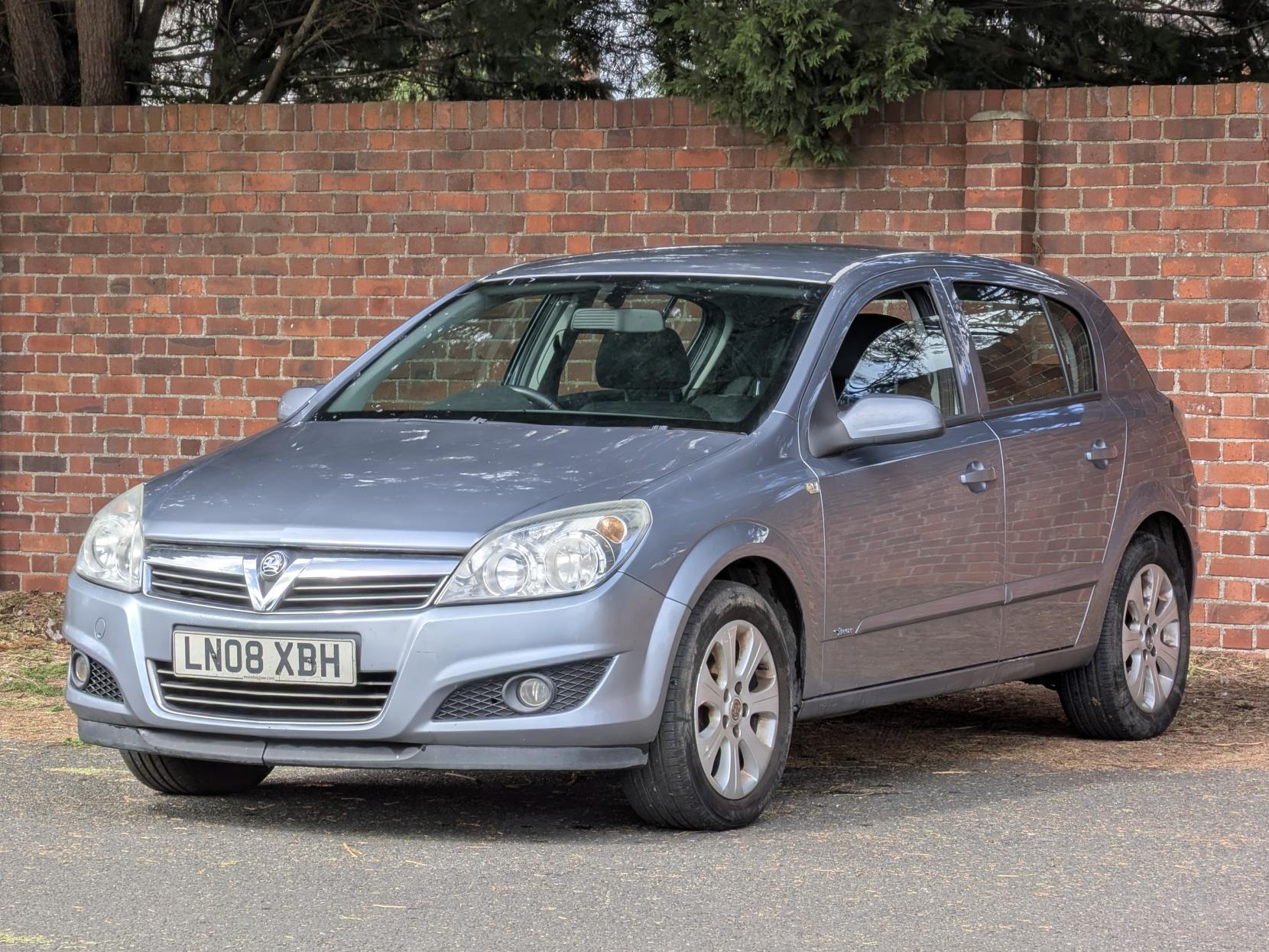 Vauxhall Astra 1.6 VVT 16v Breeze Hatchback 5dr Petrol Manual (156 g/km, 113 bhp)