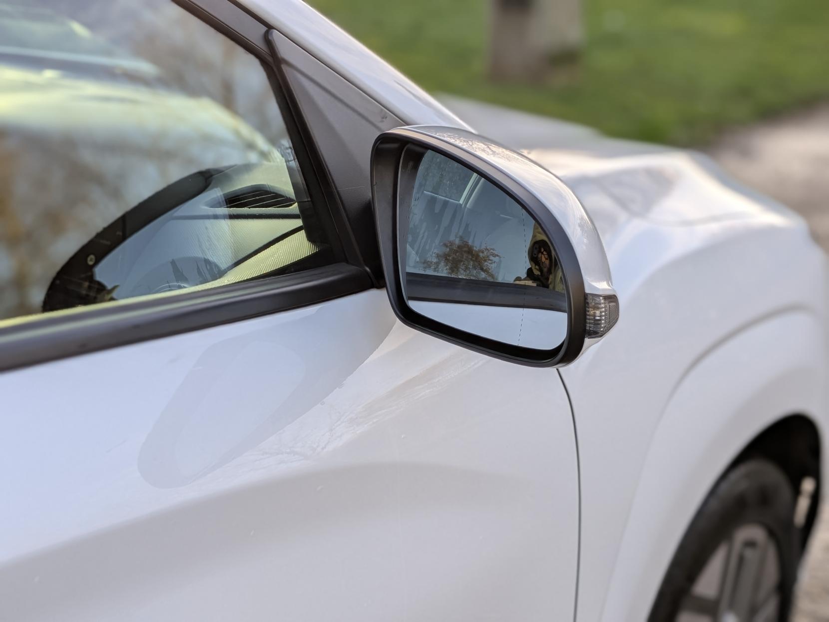 Hyundai KONA 64kWh Premium SUV 5dr Electric Auto (10.5kW Charger) (204 ps)