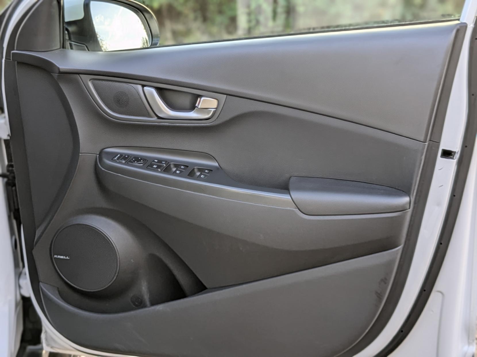 Hyundai KONA 64kWh Premium SUV 5dr Electric Auto (10.5kW Charger) (204 ps)