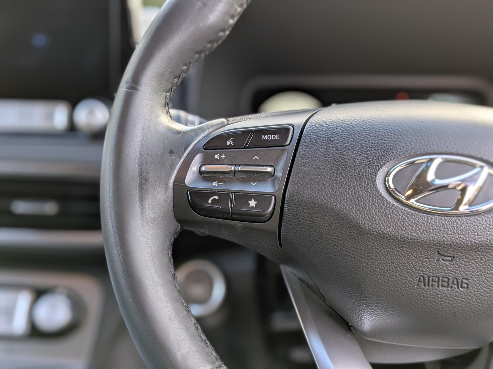 Hyundai KONA 64kWh Premium SUV 5dr Electric Auto (10.5kW Charger) (204 ps)