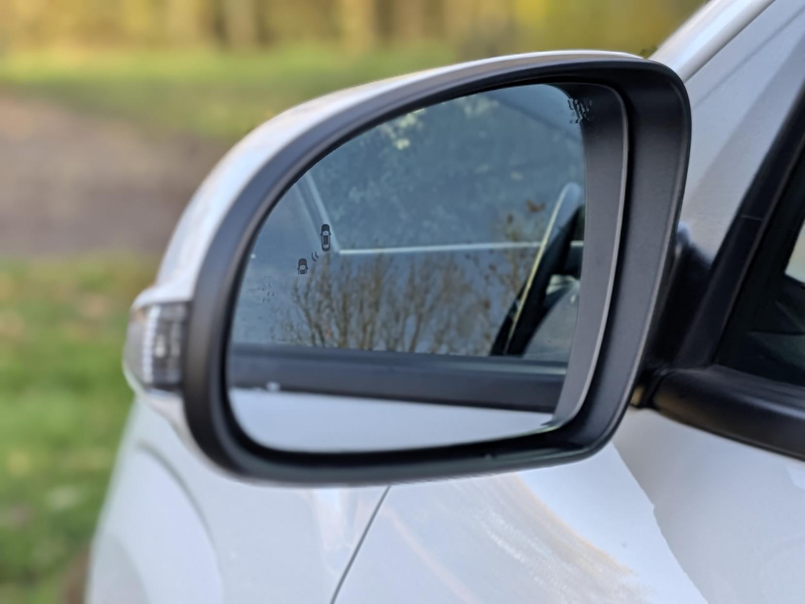 Hyundai KONA 64kWh Premium SUV 5dr Electric Auto (10.5kW Charger) (204 ps)