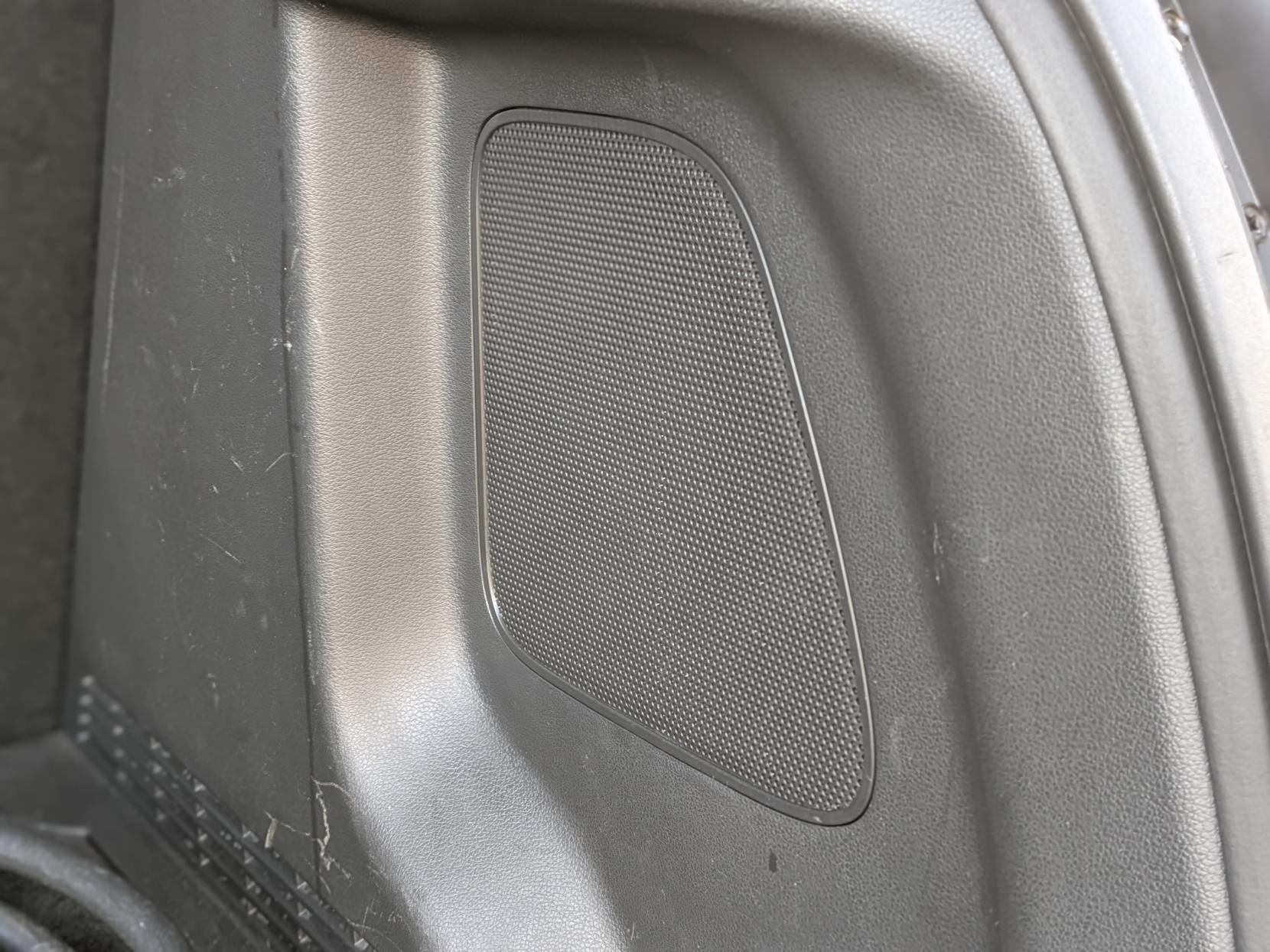 Hyundai KONA 64kWh Premium SUV 5dr Electric Auto (10.5kW Charger) (204 ps)