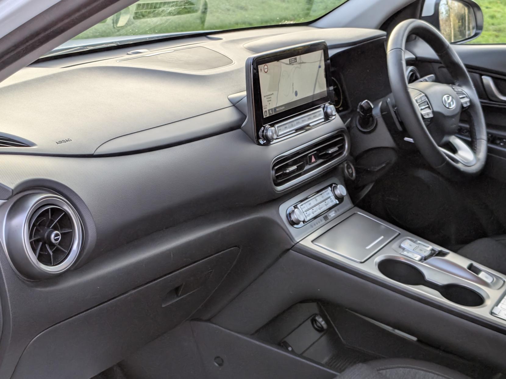 Hyundai KONA 64kWh Premium SUV 5dr Electric Auto (10.5kW Charger) (204 ps)