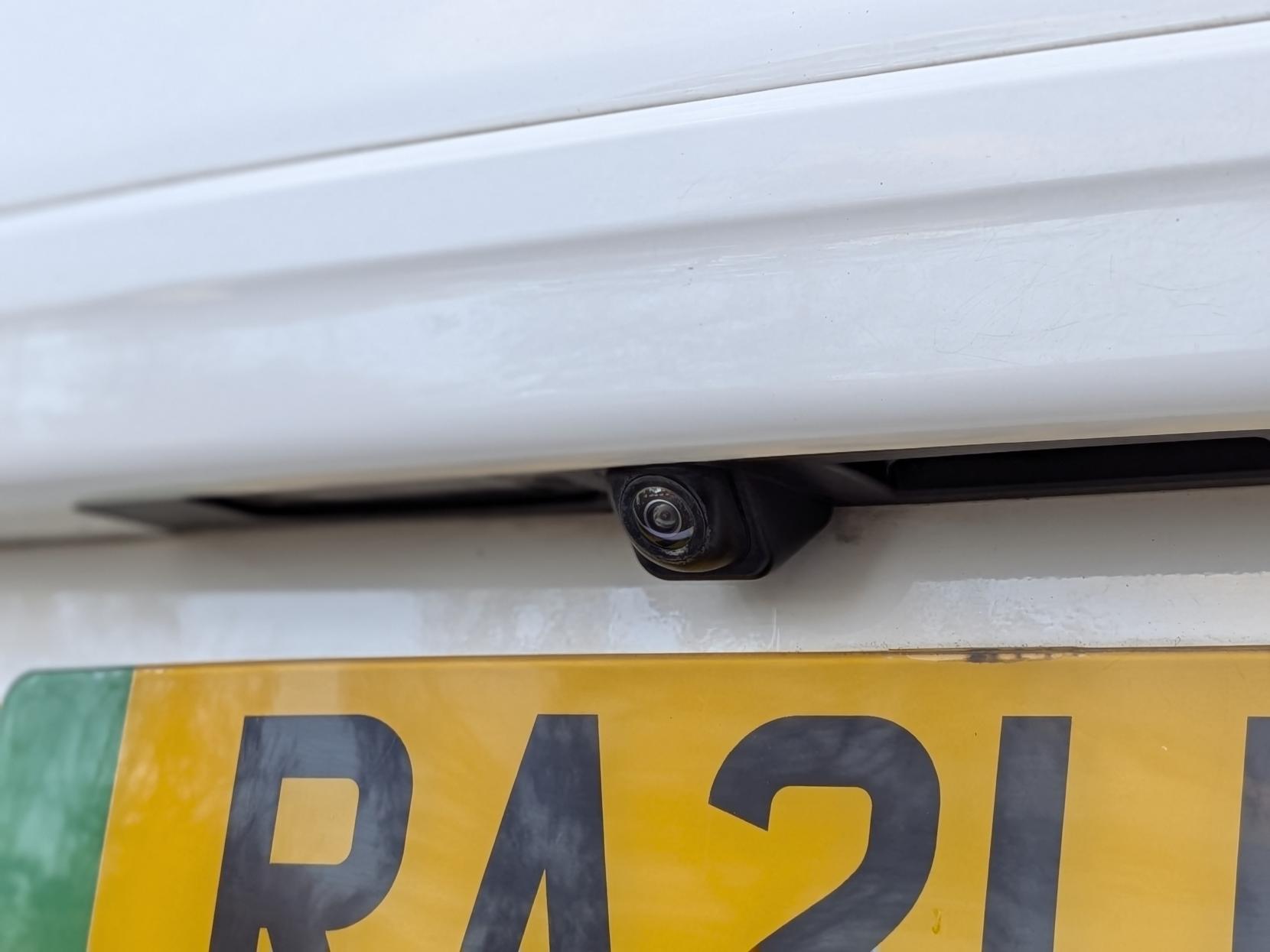 Hyundai KONA 64kWh Premium SUV 5dr Electric Auto (10.5kW Charger) (204 ps)