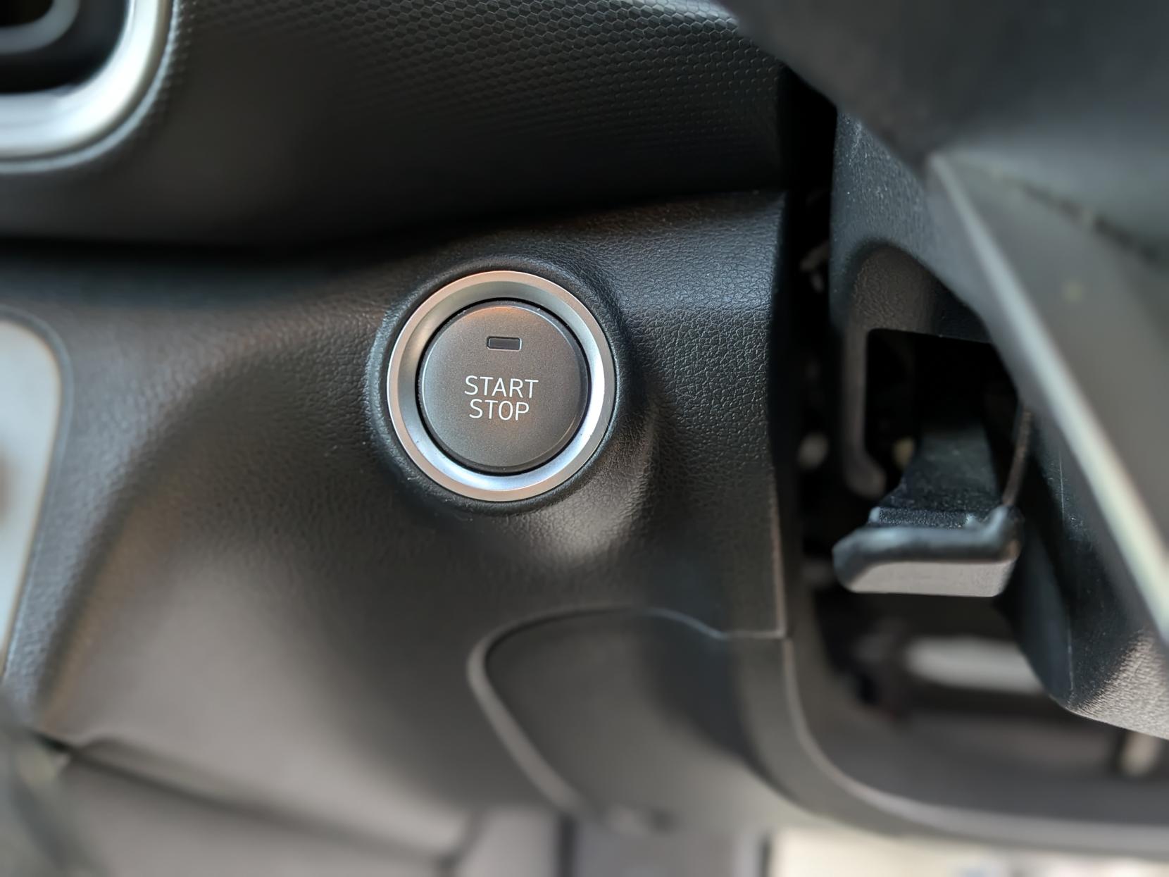 Hyundai KONA 64kWh Premium SUV 5dr Electric Auto (10.5kW Charger) (204 ps)