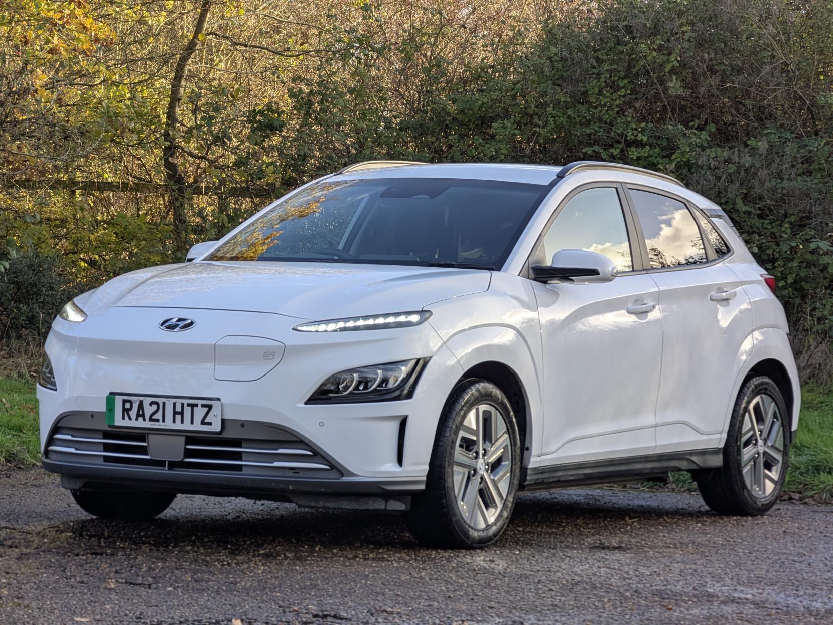 Hyundai KONA 64kWh Premium SUV 5dr Electric Auto (10.5kW Charger) (204 ps)