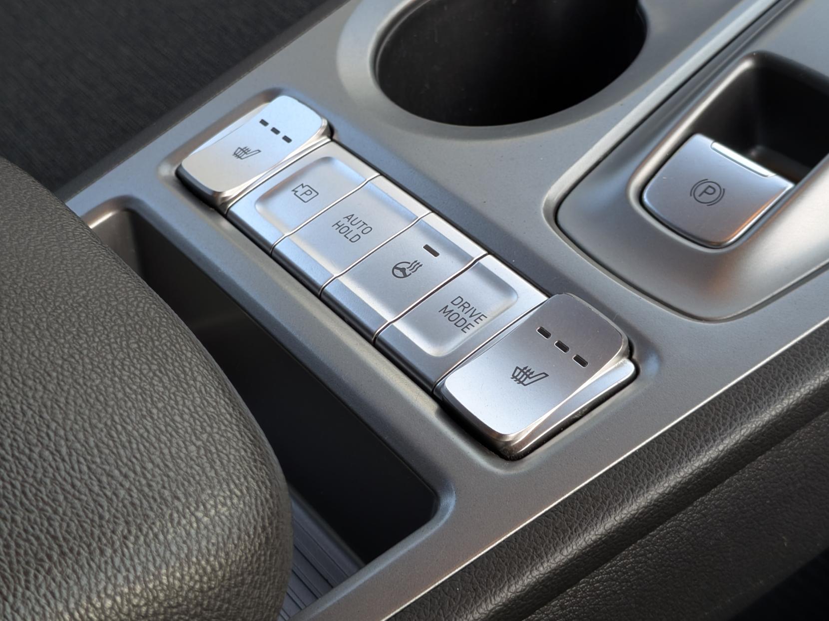 Hyundai KONA 64kWh Premium SUV 5dr Electric Auto (10.5kW Charger) (204 ps)