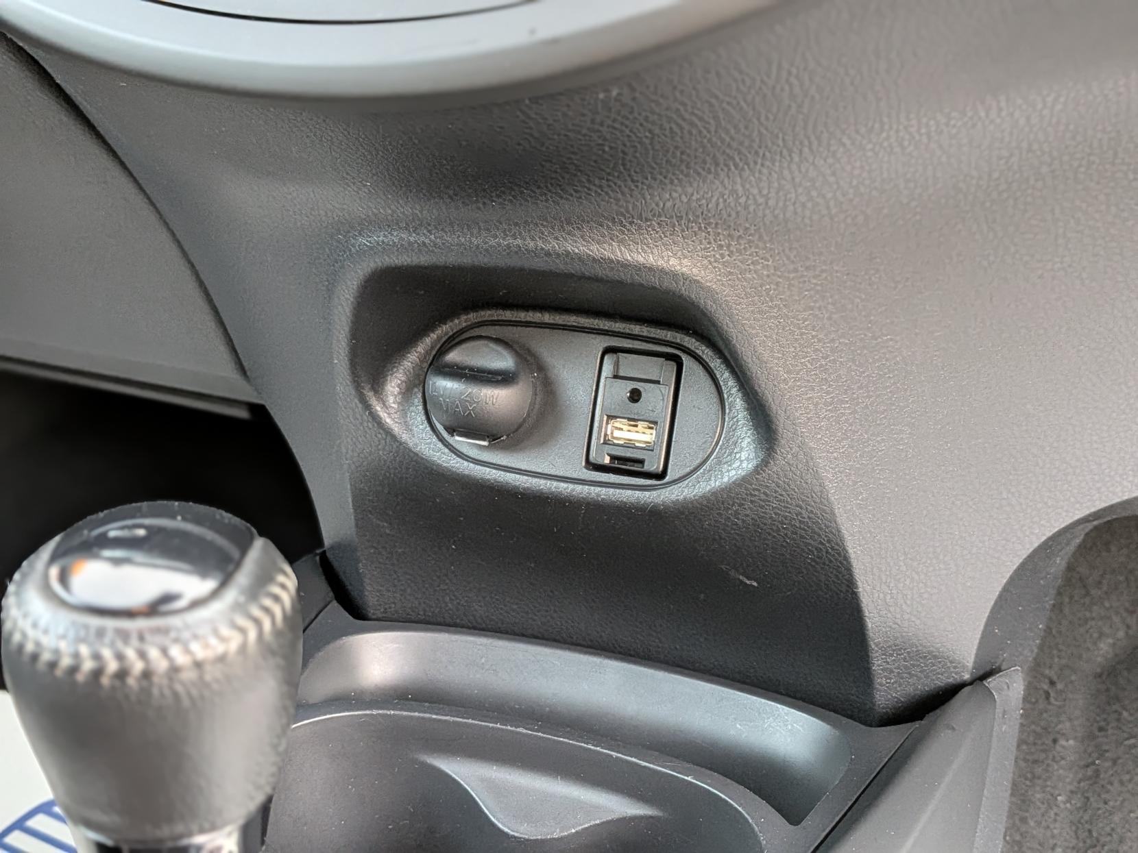 Toyota Yaris 1.5 VVT-h Excel Hatchback 5dr Petrol Hybrid E-CVT Euro 6 (s/s) (15in Alloy) (100 ps)