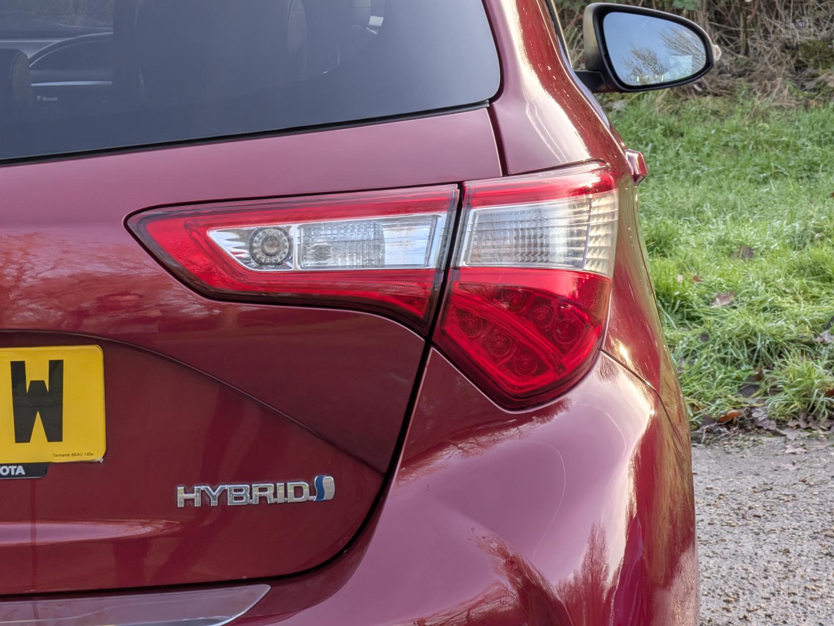 Toyota Yaris 1.5 VVT-h Excel Hatchback 5dr Petrol Hybrid E-CVT Euro 6 (s/s) (15in Alloy) (100 ps)