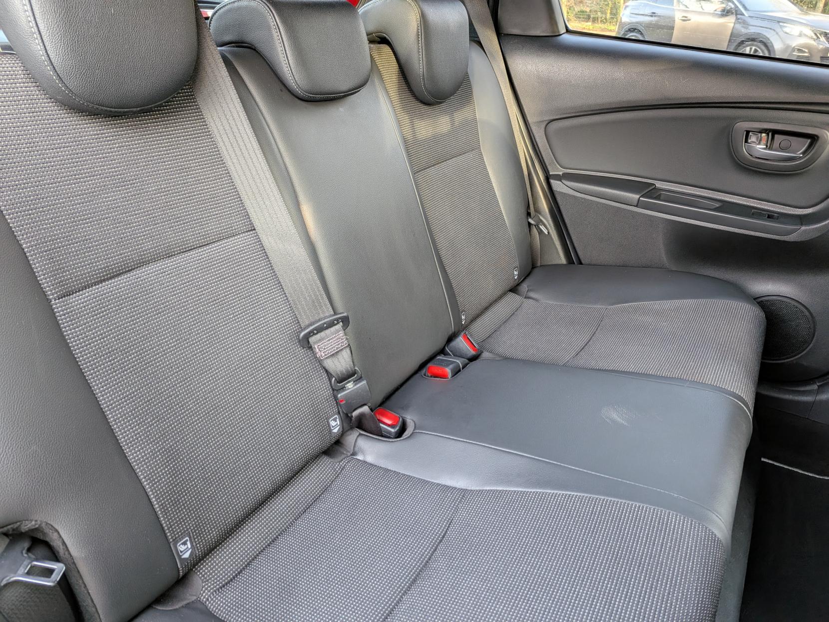 Toyota Yaris 1.5 VVT-h Excel Hatchback 5dr Petrol Hybrid E-CVT Euro 6 (s/s) (15in Alloy) (100 ps)