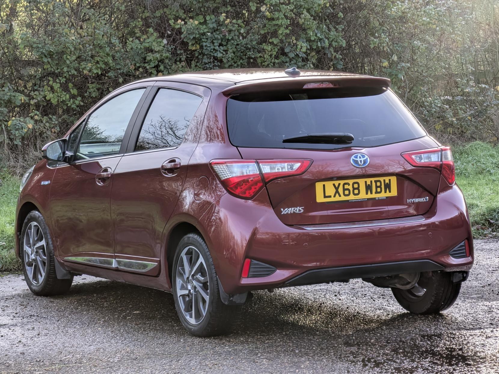 Toyota Yaris 1.5 VVT-h Excel Hatchback 5dr Petrol Hybrid E-CVT Euro 6 (s/s) (15in Alloy) (100 ps)