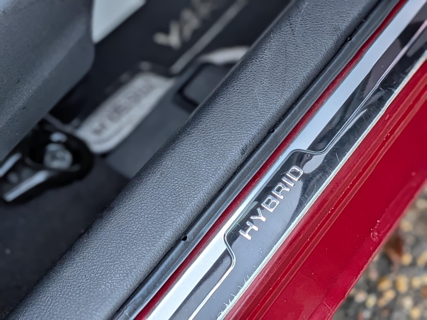 Toyota Yaris 1.5 VVT-h Excel Hatchback 5dr Petrol Hybrid E-CVT Euro 6 (s/s) (15in Alloy) (100 ps)