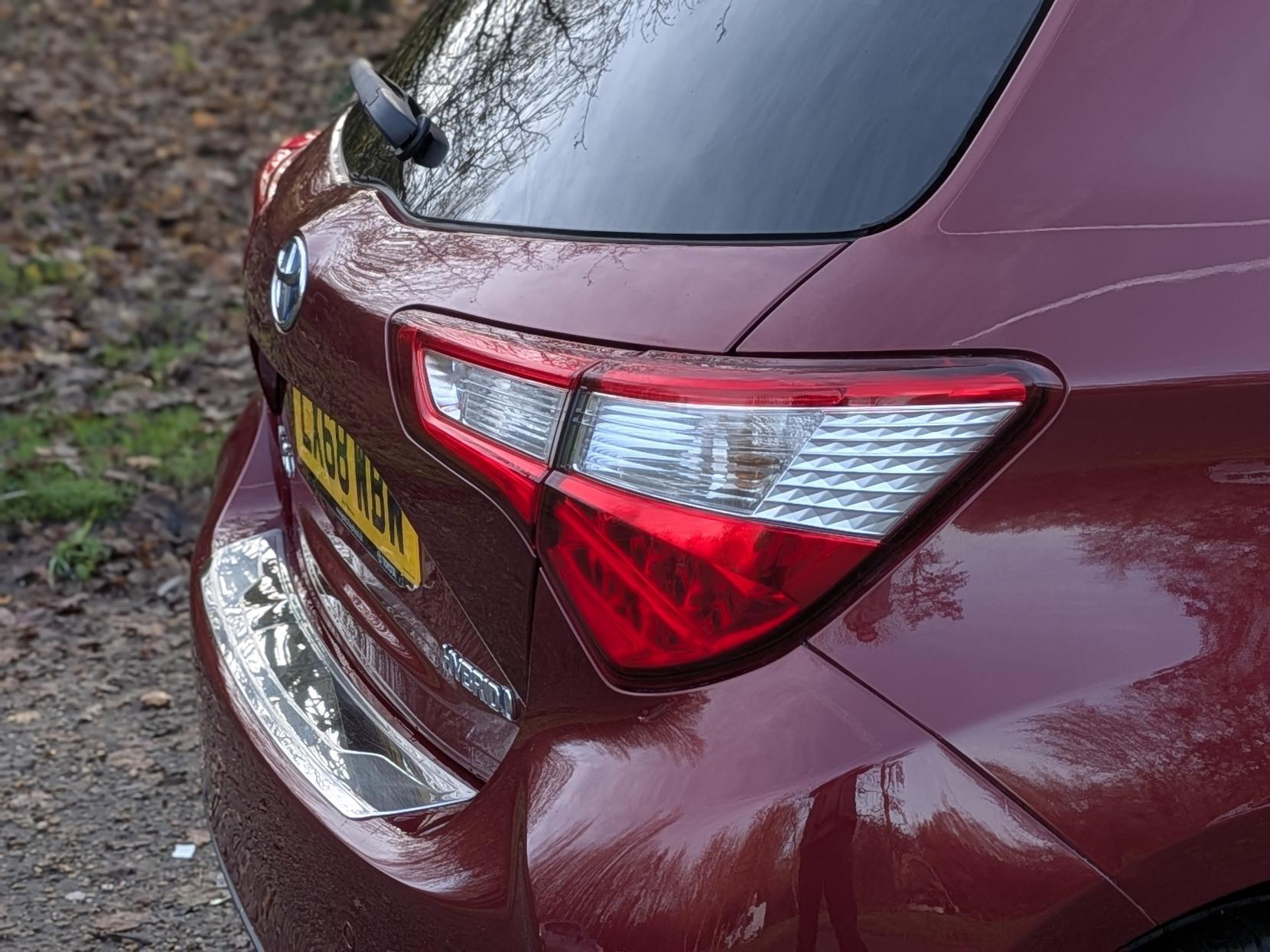 Toyota Yaris 1.5 VVT-h Excel Hatchback 5dr Petrol Hybrid E-CVT Euro 6 (s/s) (15in Alloy) (100 ps)