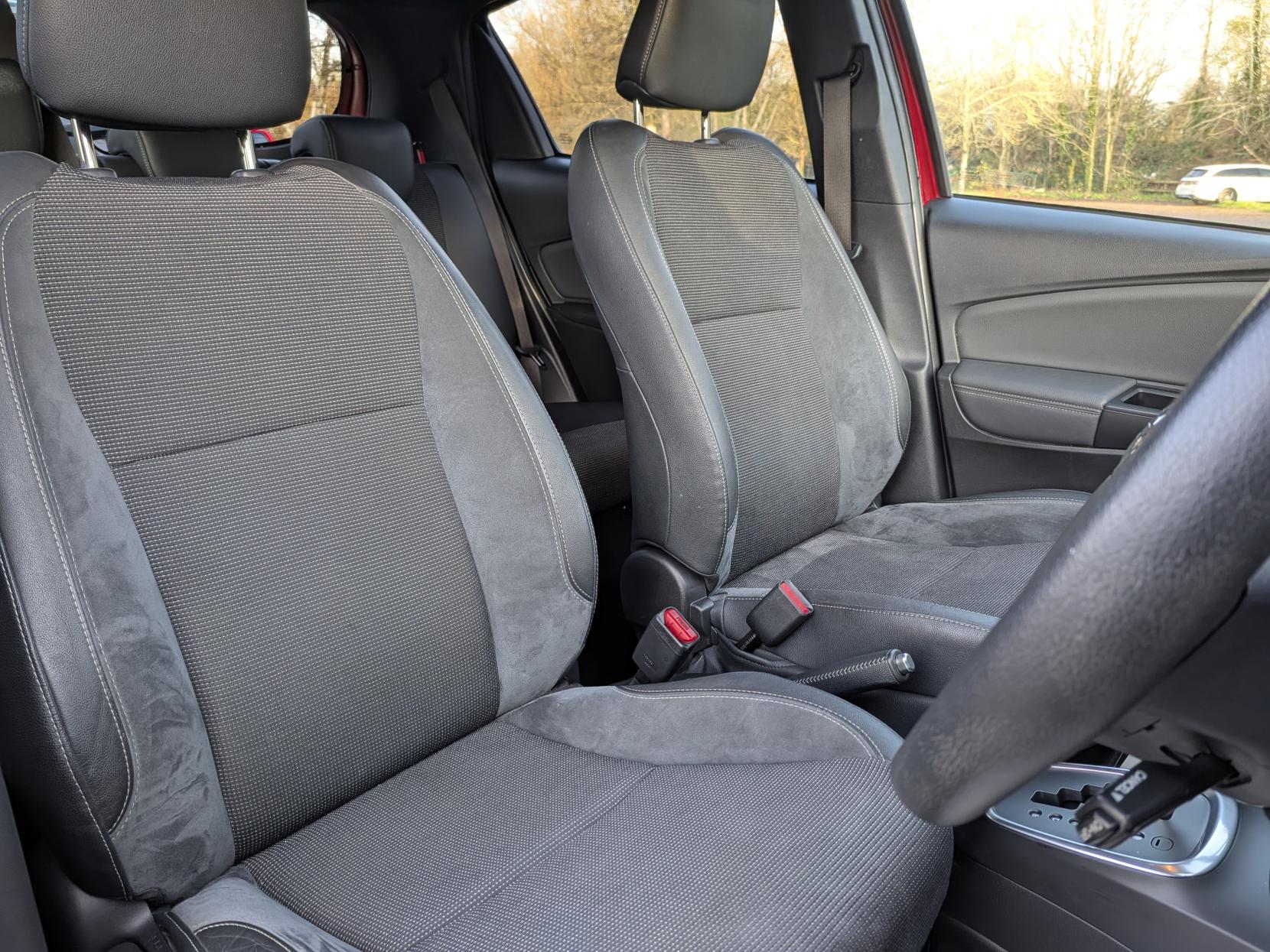 Toyota Yaris 1.5 VVT-h Excel Hatchback 5dr Petrol Hybrid E-CVT Euro 6 (s/s) (15in Alloy) (100 ps)