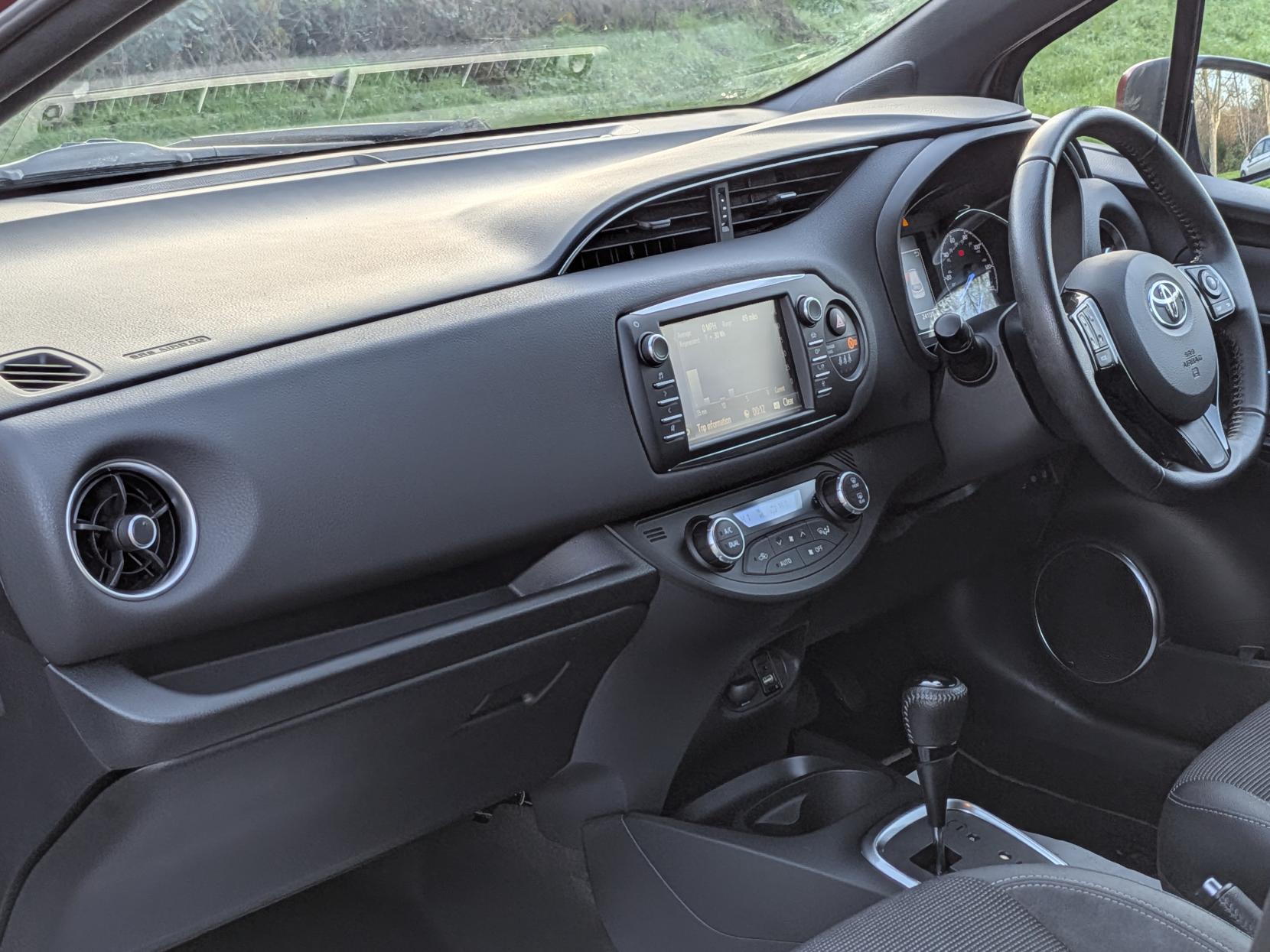 Toyota Yaris 1.5 VVT-h Excel Hatchback 5dr Petrol Hybrid E-CVT Euro 6 (s/s) (15in Alloy) (100 ps)