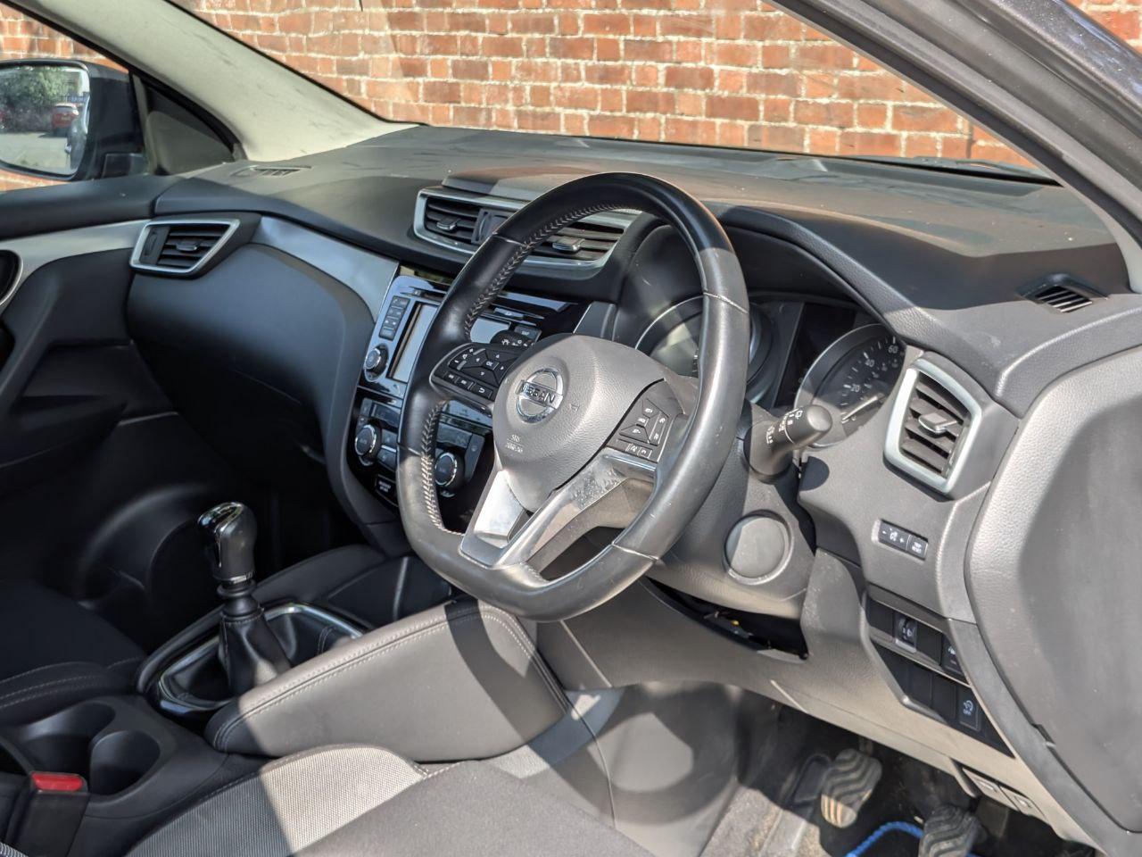 Nissan Qashqai 1.2 DIG-T N-Connecta SUV 5dr Petrol Manual Euro 6 (s/s) (115 ps)