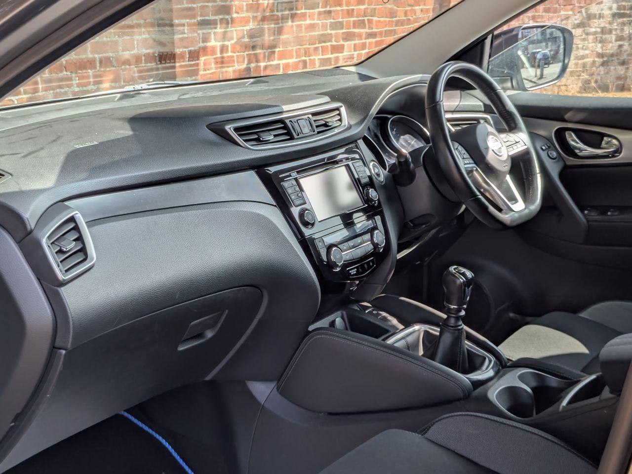 Nissan Qashqai 1.2 DIG-T N-Connecta SUV 5dr Petrol Manual Euro 6 (s/s) (115 ps)